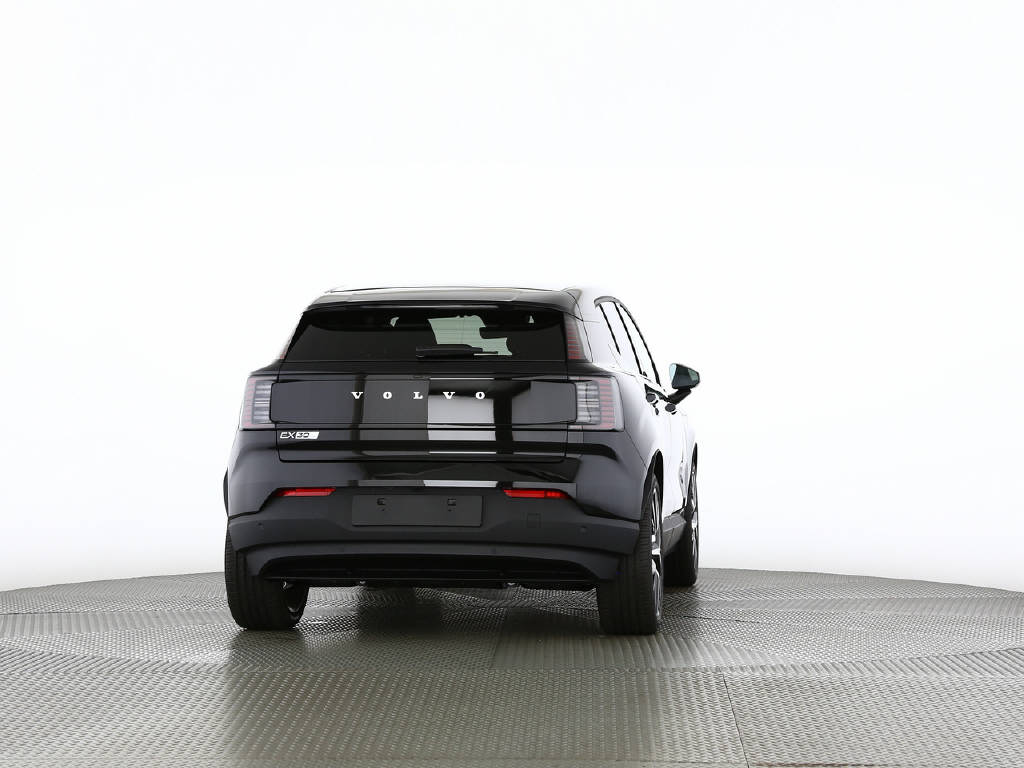 VOLVO EX 30 P8 Plus AWD-image-7