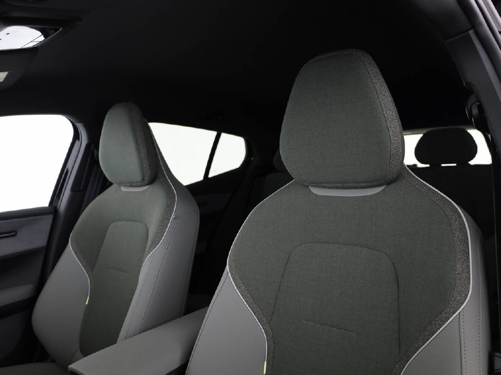 VOLVO EX 30 P8 Plus AWD-image-21