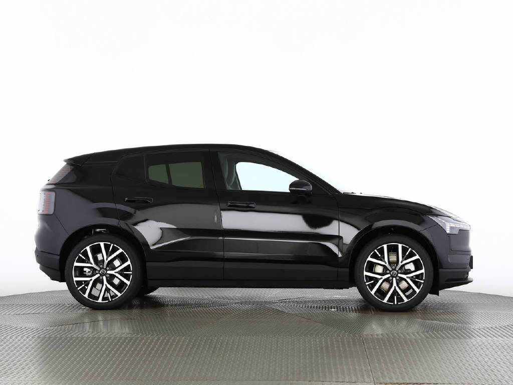 VOLVO EX 30 P8 Plus AWD-image-11