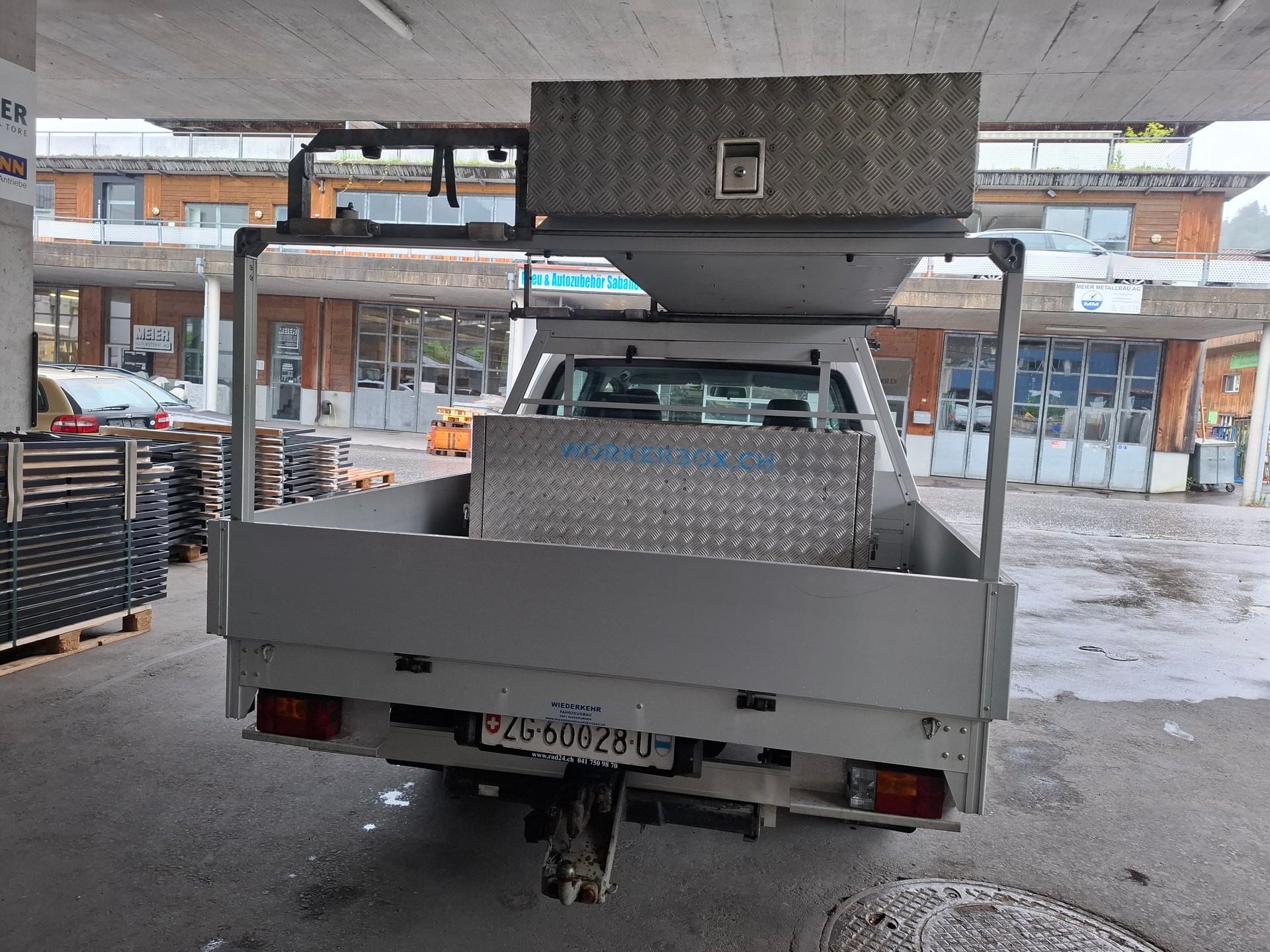 VW Amarok 2.0 BiTDI Startline 4Motion permanent A-image-4