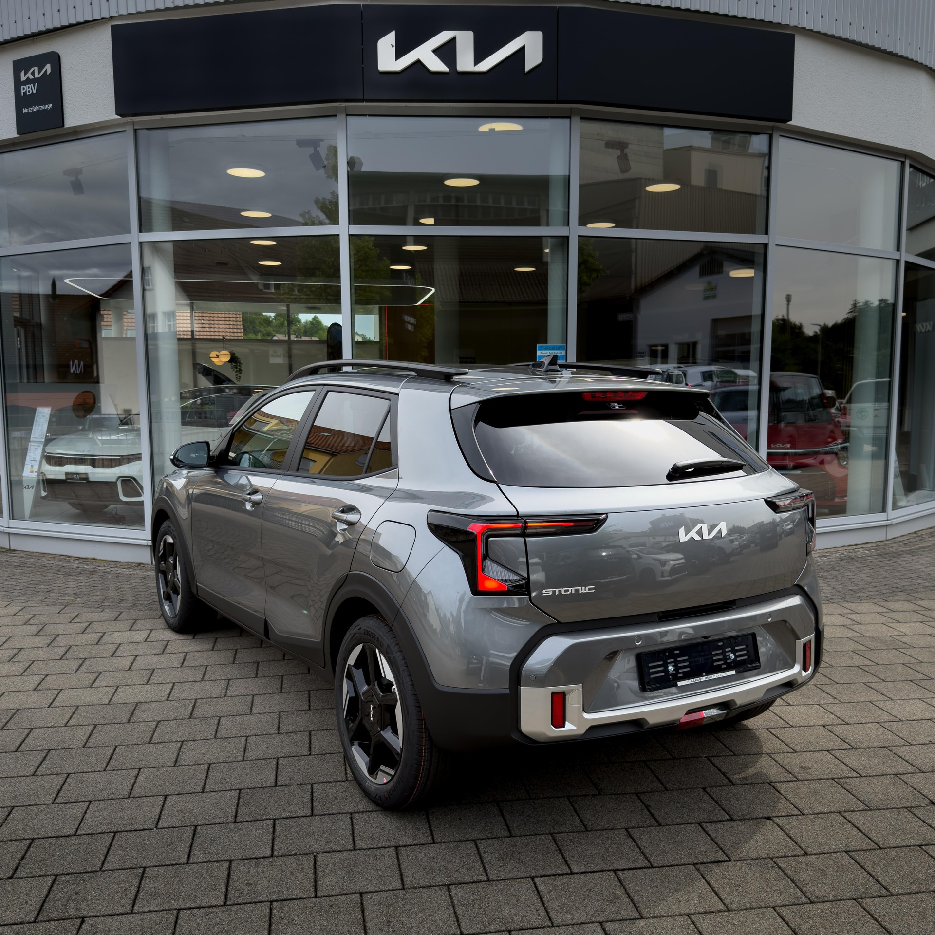 KIA Stonic 1.0 T-GDi MHEV Power-showroom-element-1