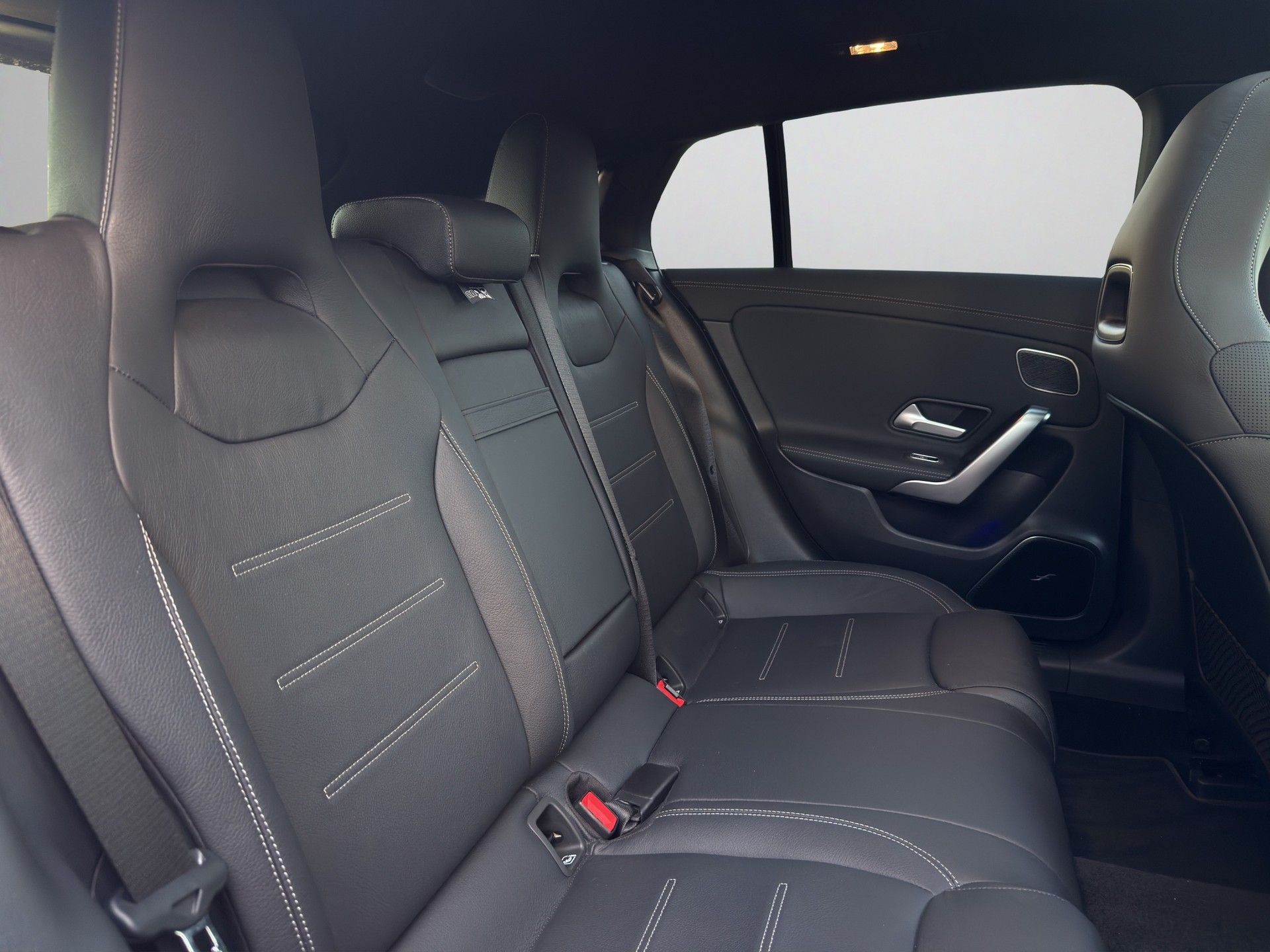 MERCEDES-BENZ CLA Shooting Brake 45 S AMG 4Matic+ 8G-DCT-image-10
