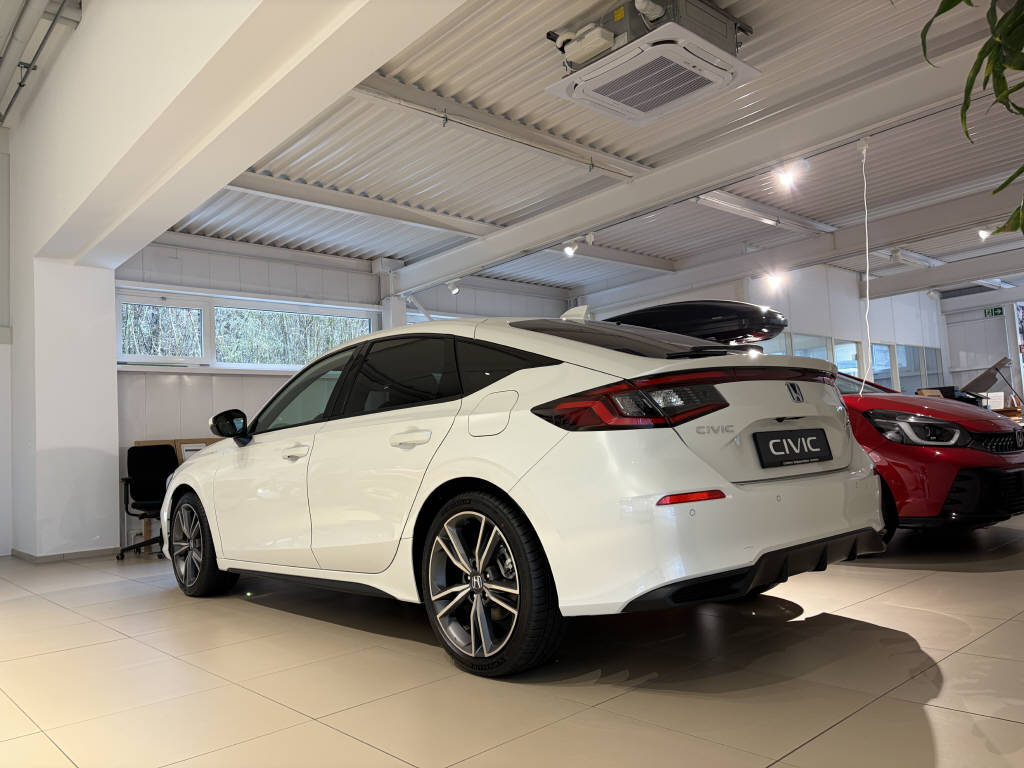 HONDA Civic 2.0 i-MMD Advance-showroom-element-3