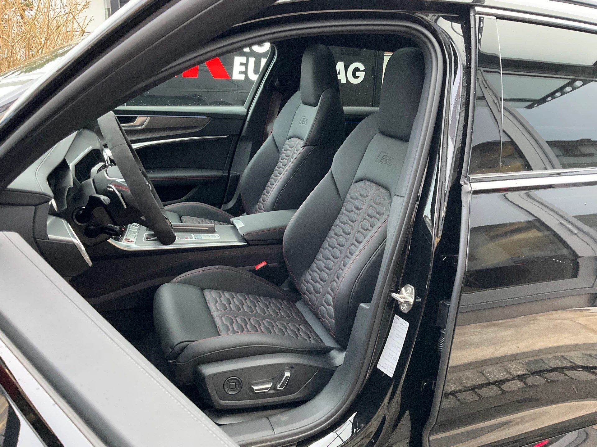 AUDI RS6 Avant 4.0 TFSI V8 quattro ***NEUPREIS 190'900 SFR***-image-7