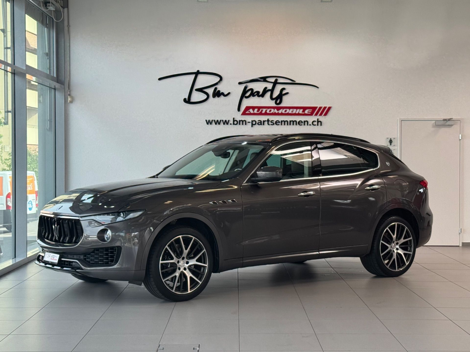 MASERATI Levante S 3.0 V6 Automatica-showroom-element-1