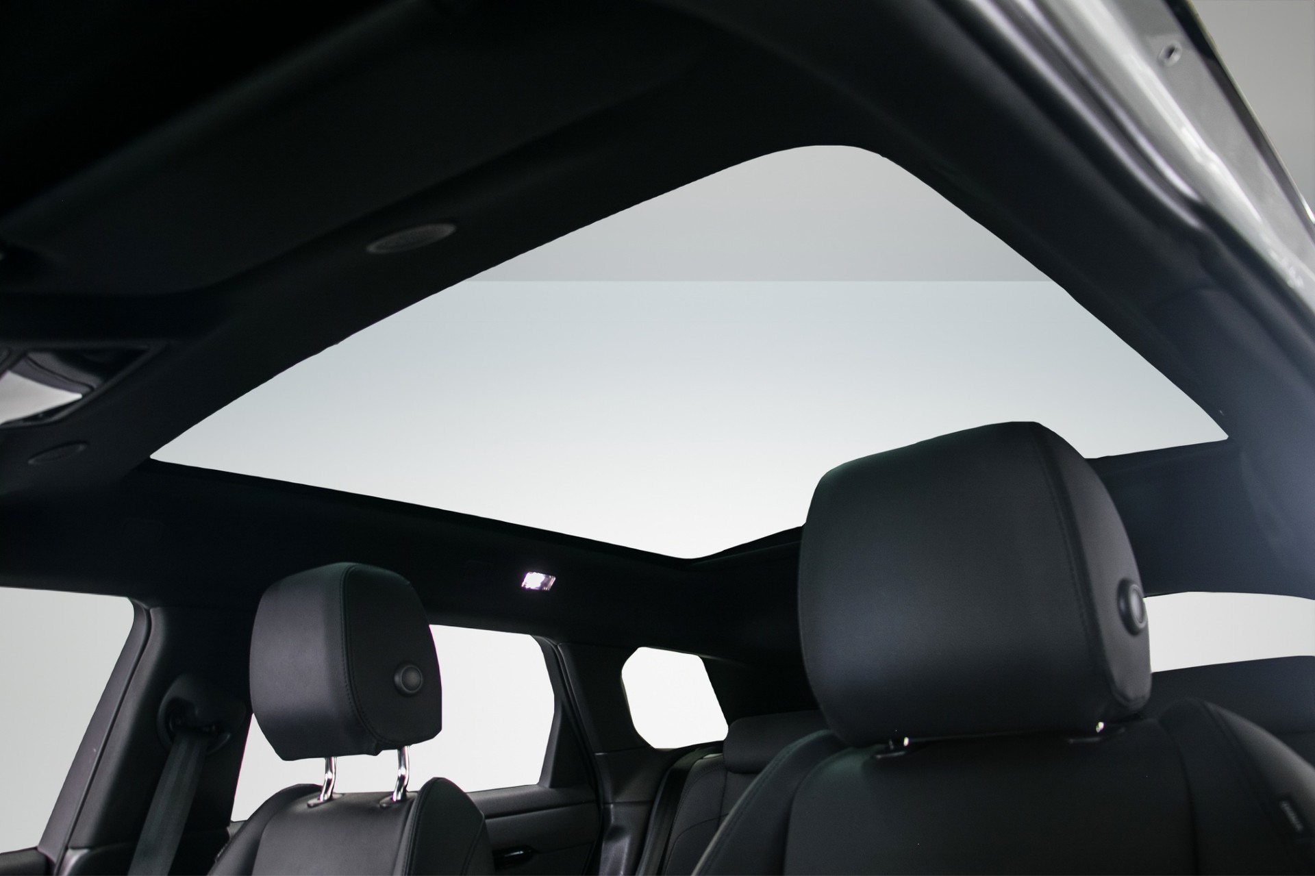 LAND ROVER Range Rover Evoque P 270e S AT9-image-14