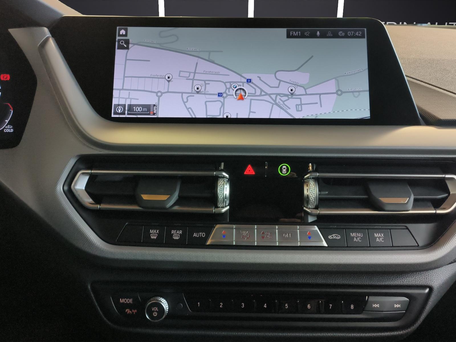 BMW 120d xDrive-image-17