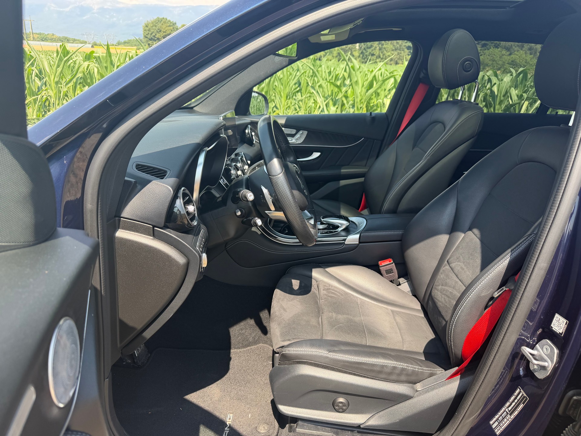 MERCEDES-BENZ GLC 300 4Matic AMG Line 9G-Tronic-image-14