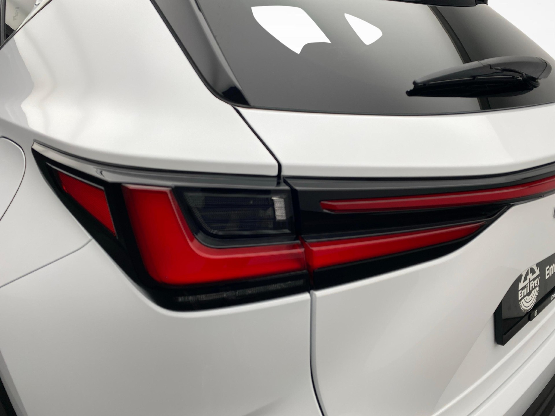 LEXUS NX 450h+ Excellence-image-18
