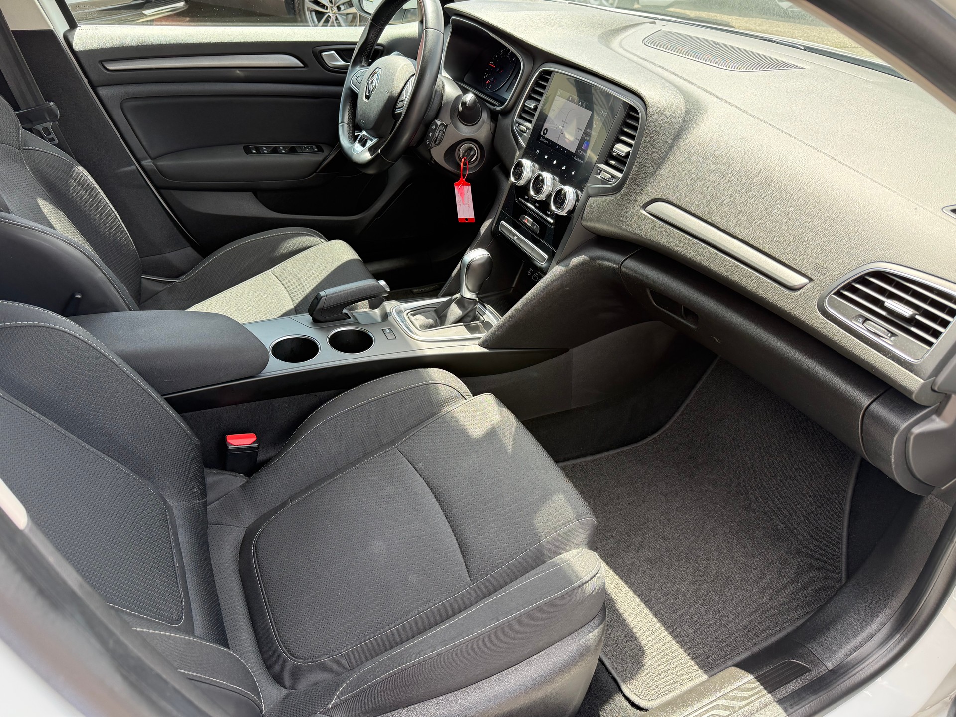 RENAULT Mégane Grandtour 1.5 dCi Business EDC-image-4