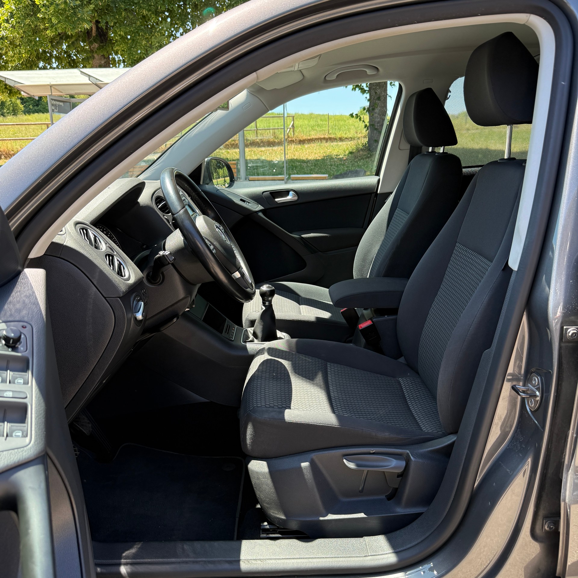 VW Tiguan 1.4 TSI BlueMotion Value 4x2-image-8