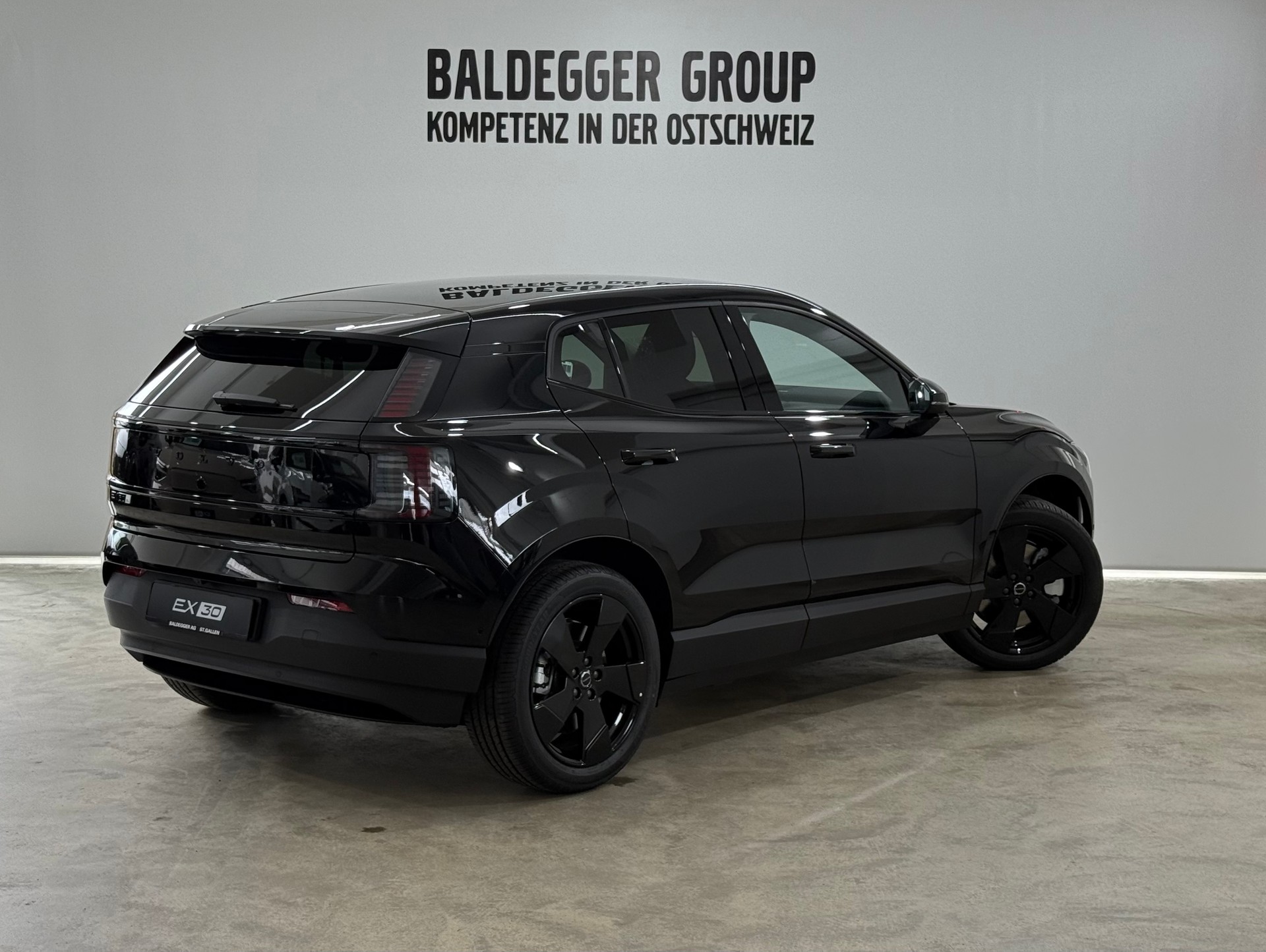 VOLVO EX 30 E60 Twin Ultra Performanc-showroom-element-2