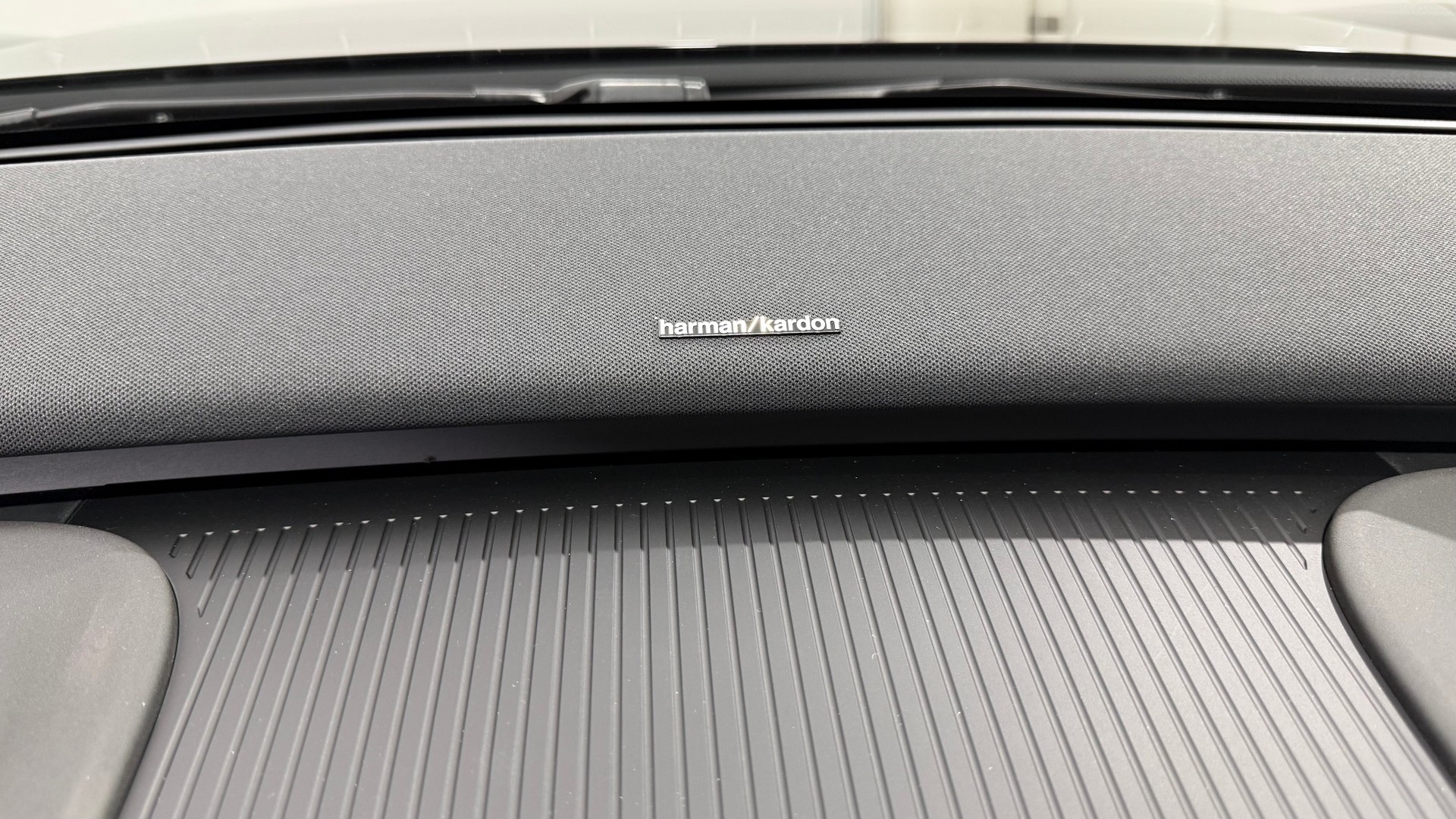 VOLVO EX 30 E60 Twin Ultra Performanc-image-11