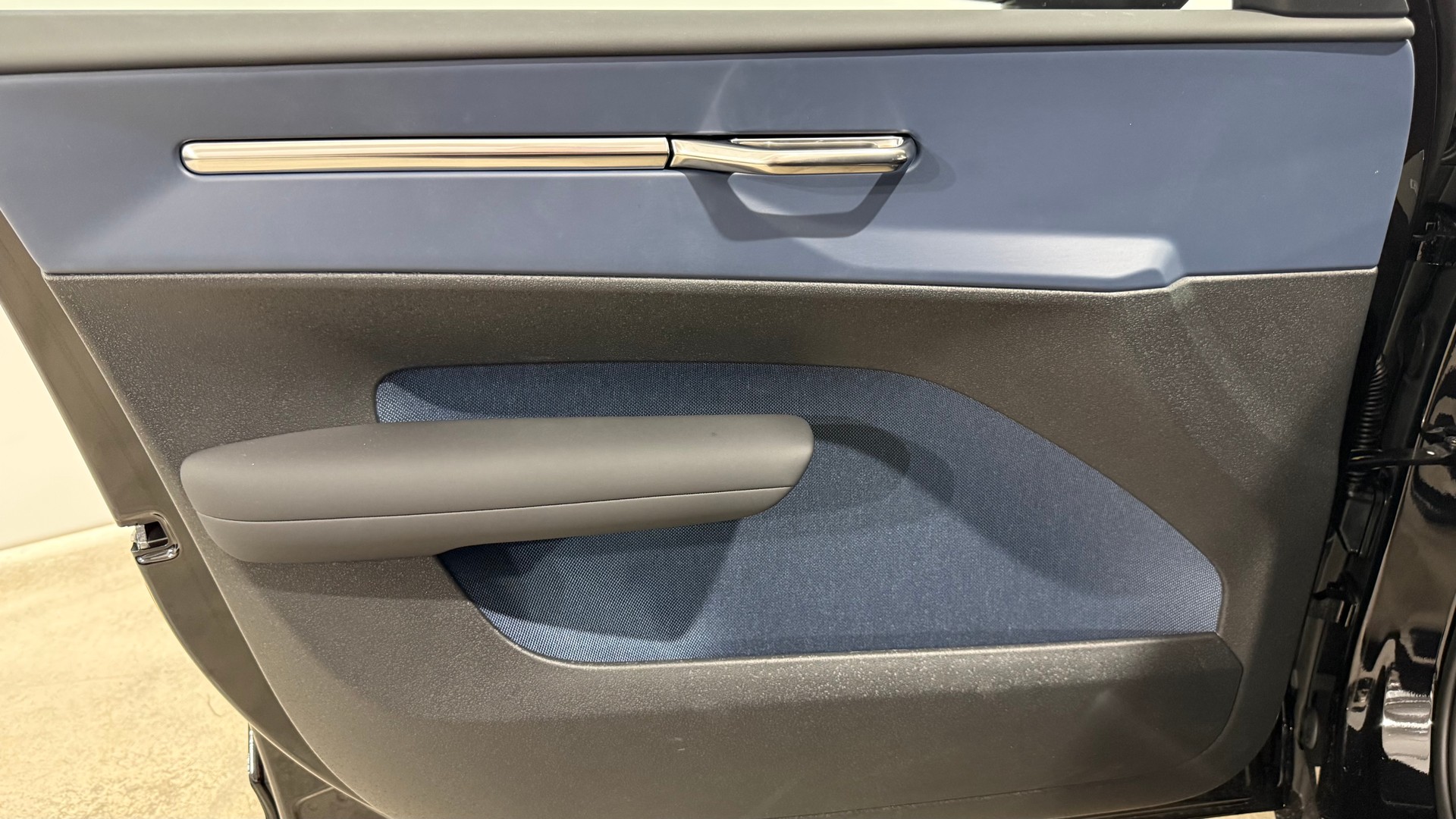 VOLVO EX 30 E60 Twin Ultra Performanc-image-8