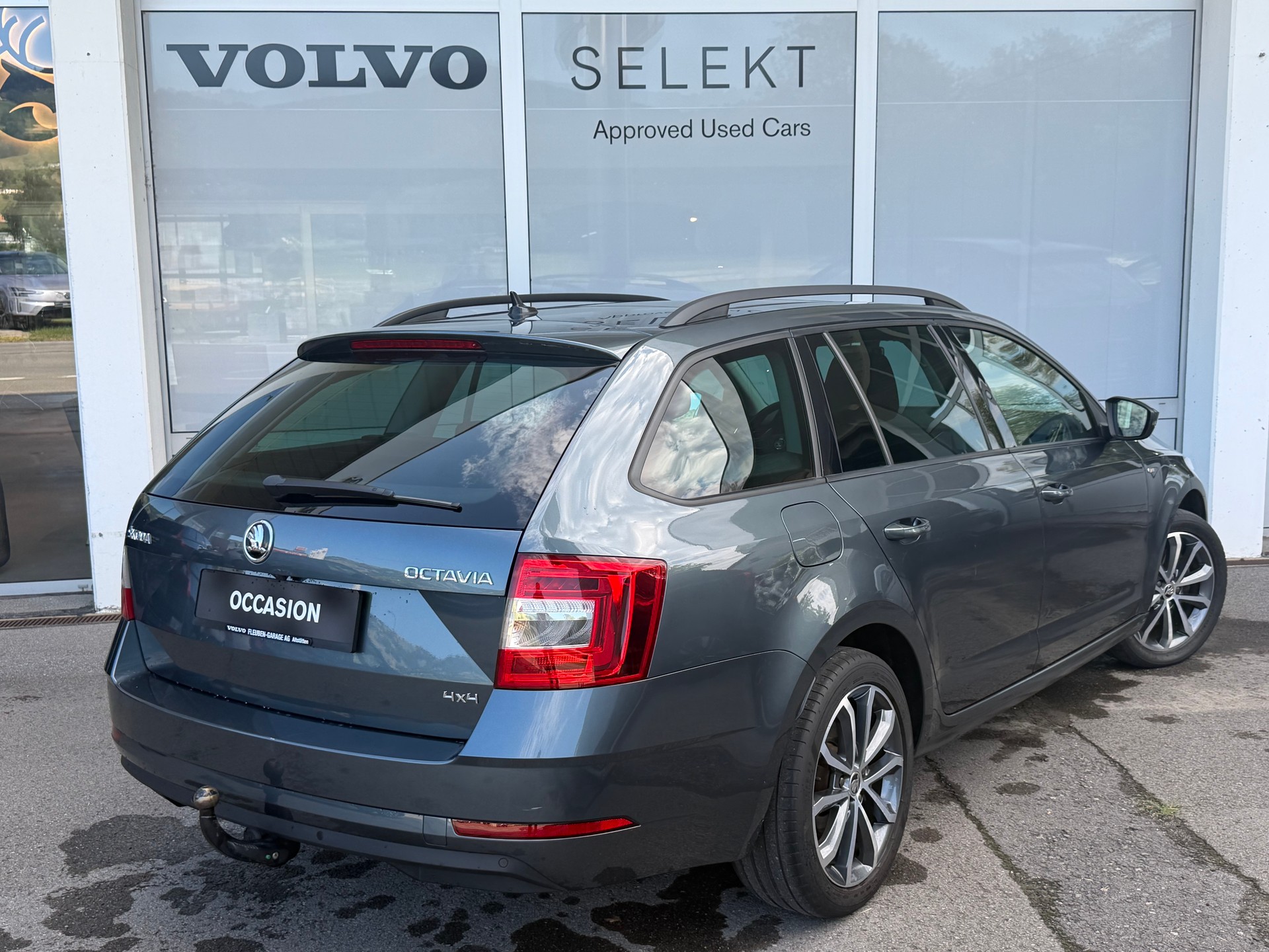 SKODA Octavia Combi 2.0 TSI Soleil 4x4 DSG-showroom-element-1