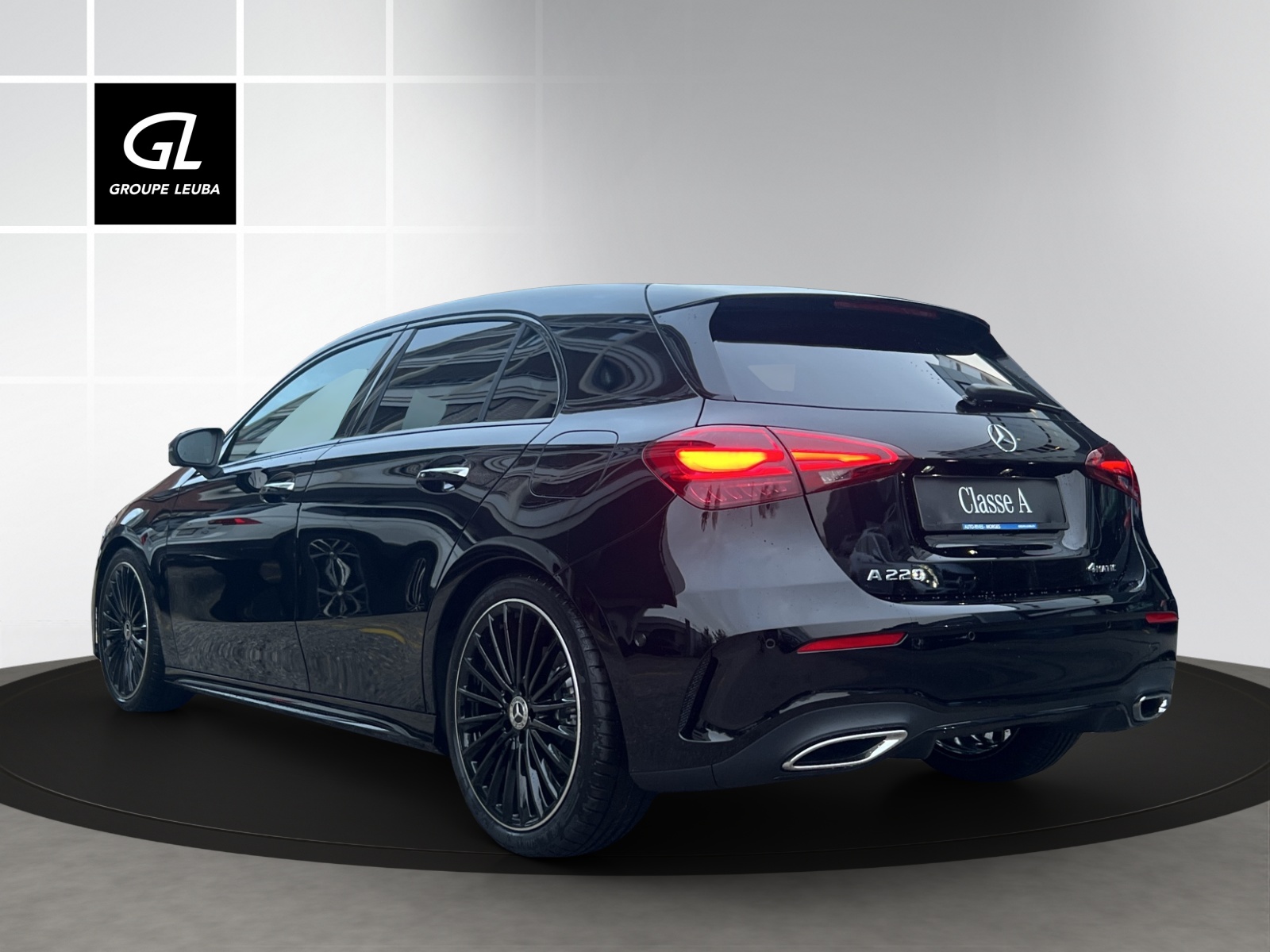 MERCEDES-BENZ A 220 4Matic 8G-DCT-showroom-element-3