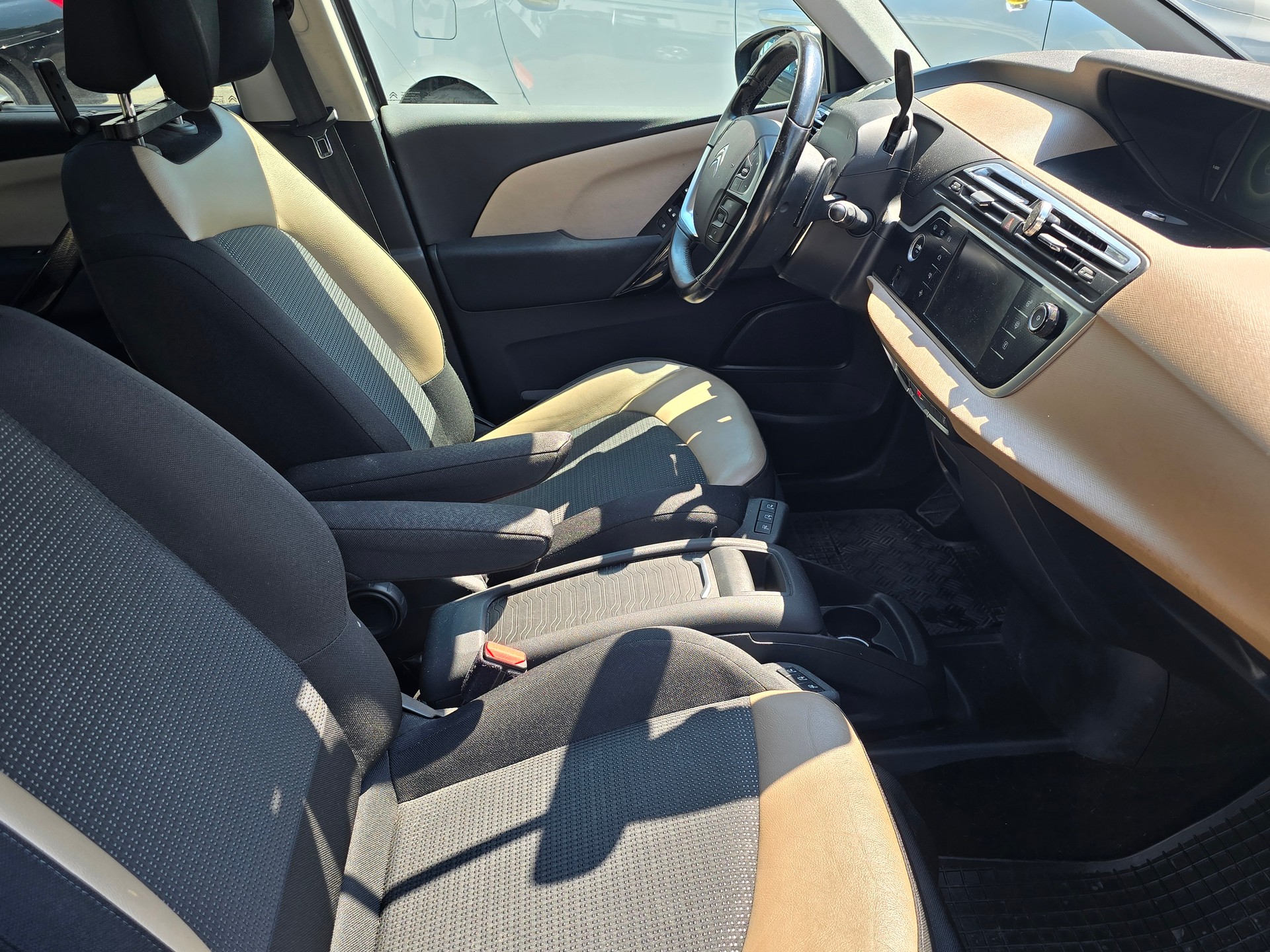 CITROEN Grand C4 Picasso 2.0 BlueHDi Exclusive Automatic-image-8