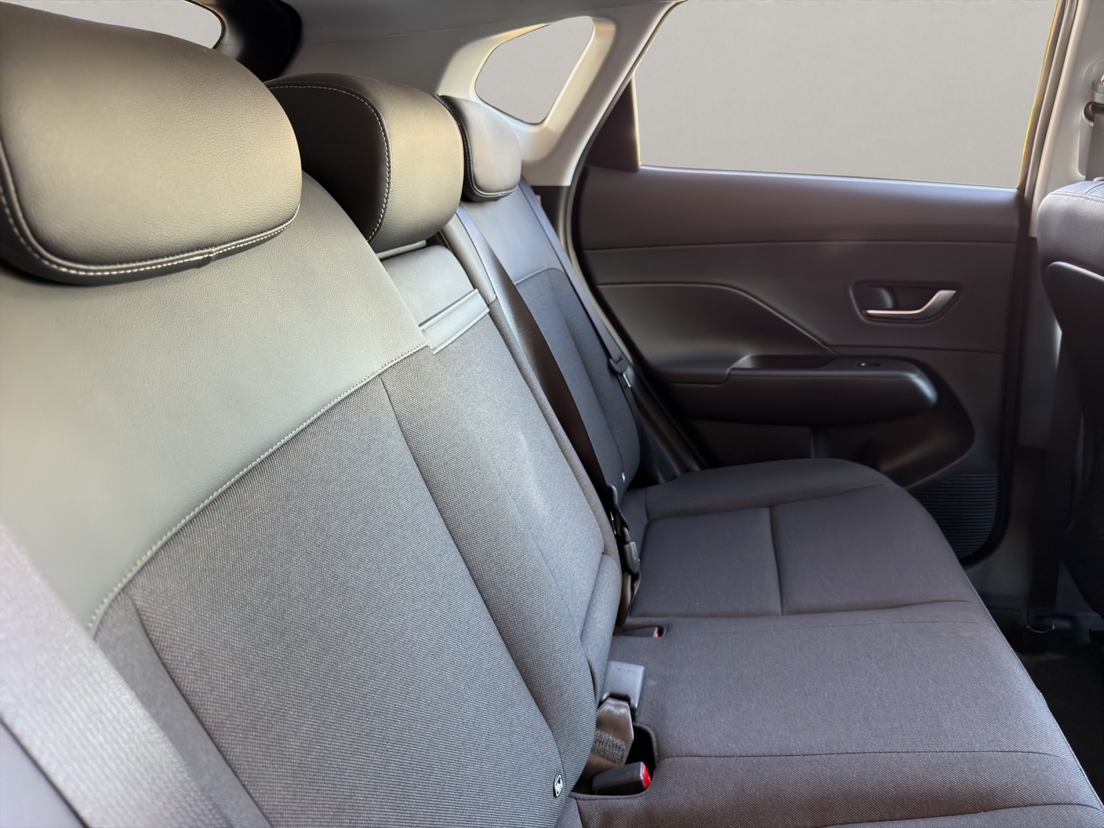 HYUNDAI Kona 1.6 GDi Hybrid Amplia * CH- Fahrzeug *-image-13