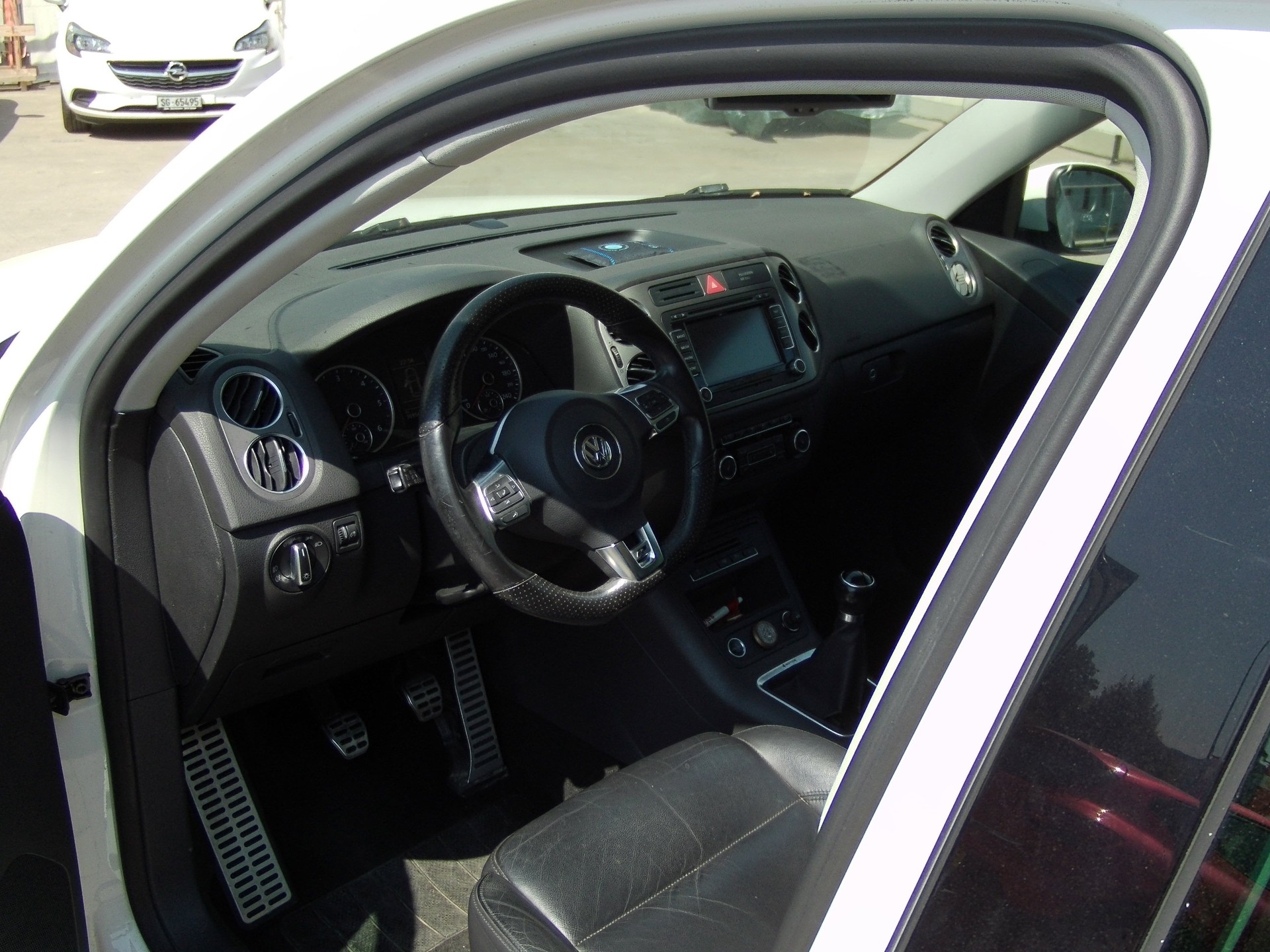 VW Tiguan 2.0 TDI R-Line Sport-image-8