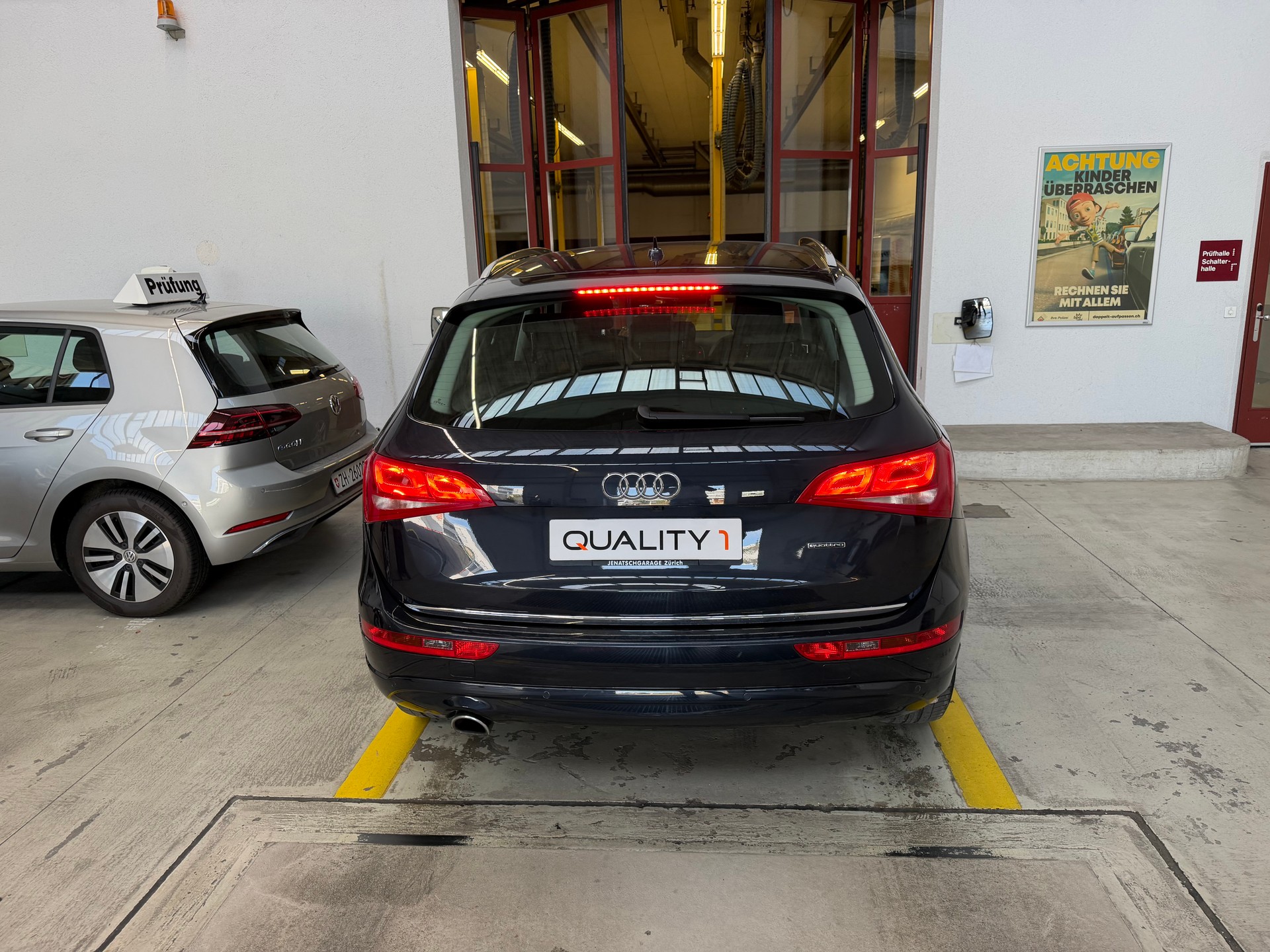 AUDI Q5 2.0 TDI quattro-image-24