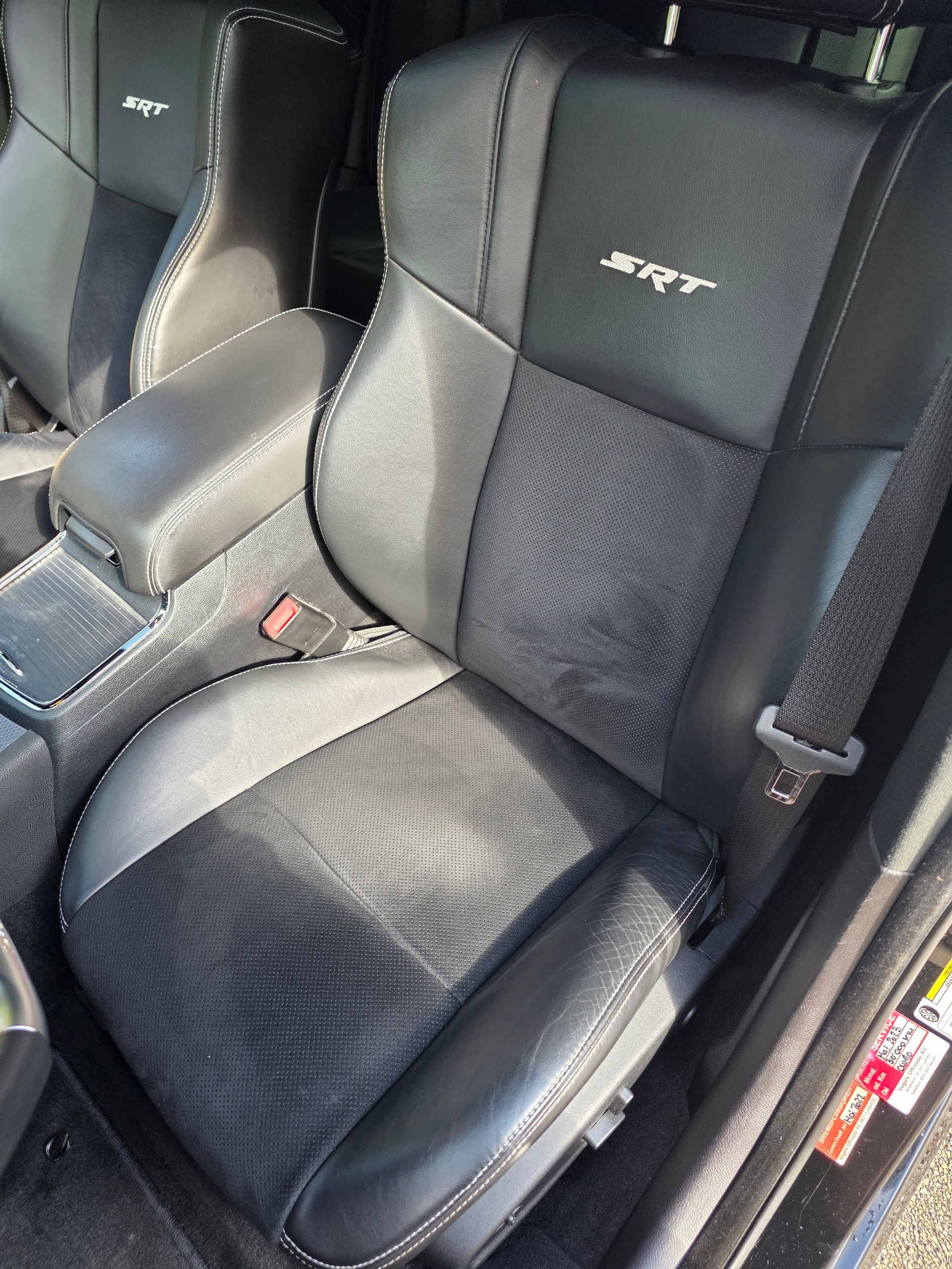 DODGE SRT-8-image-14