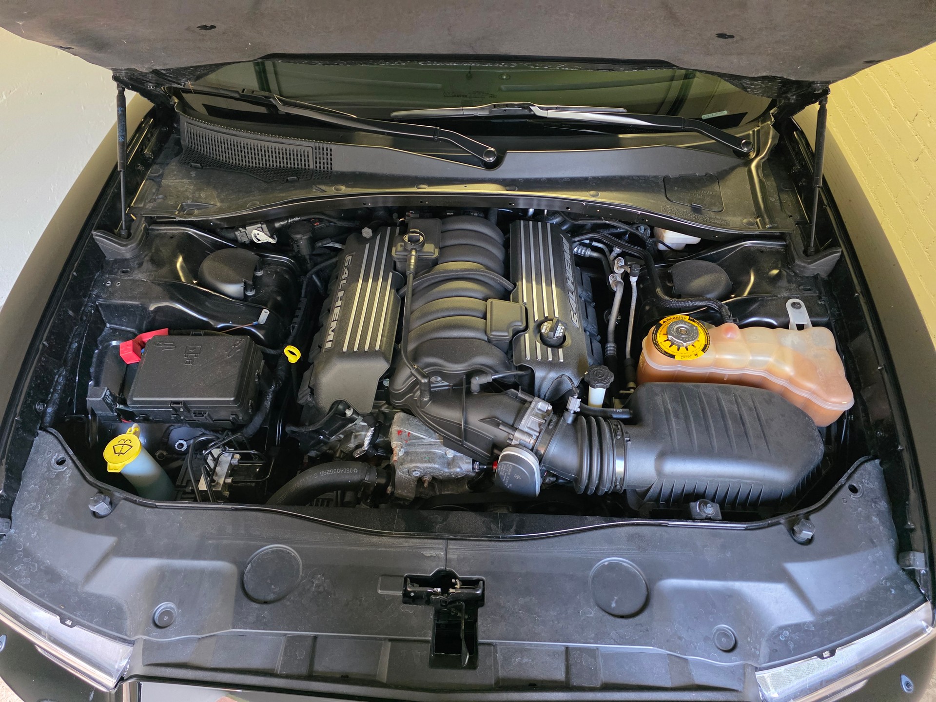 DODGE SRT-8-image-16