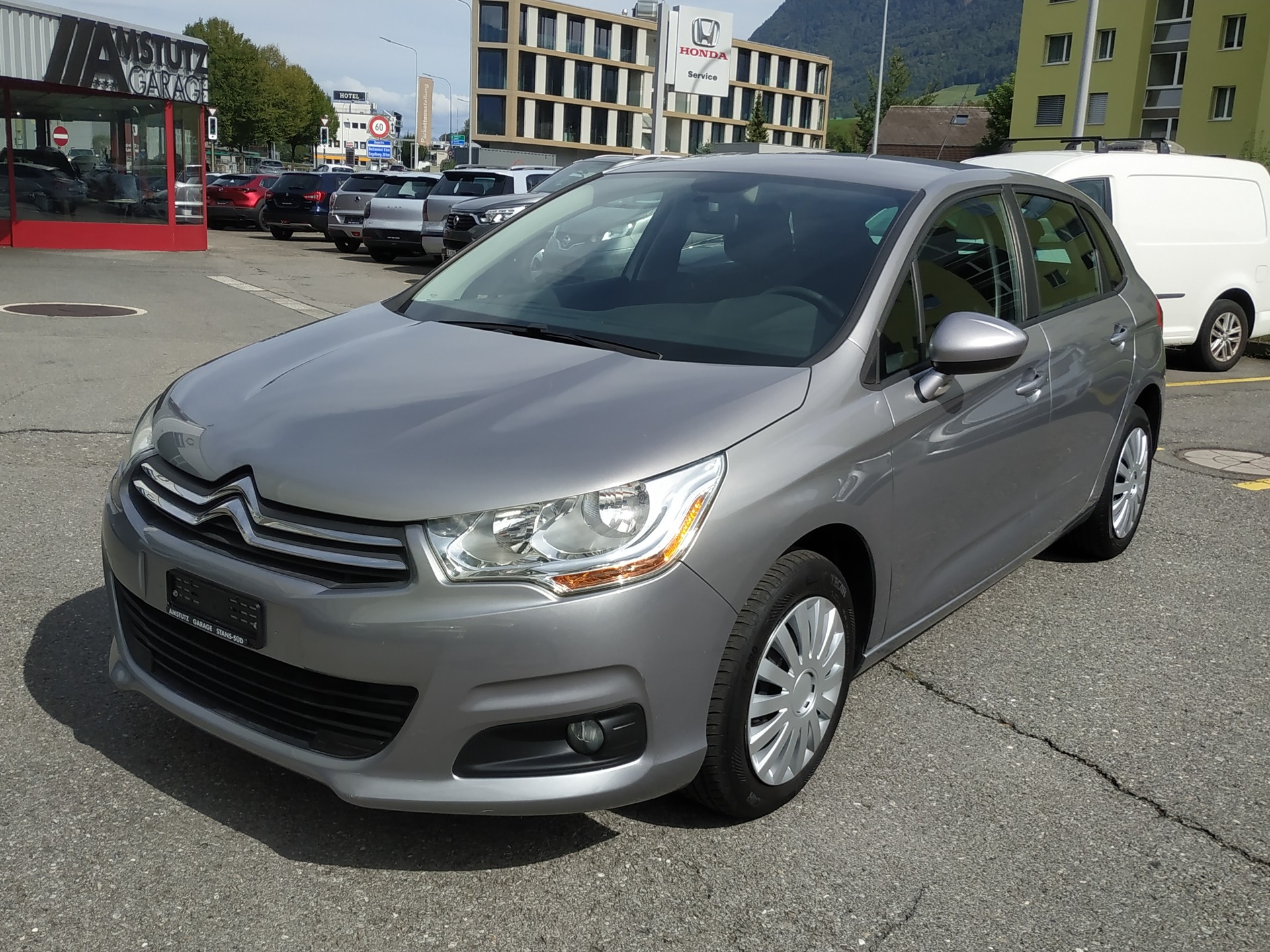 CITROEN C4 1.2 Pure Tech Live Edition-showroom-element-2