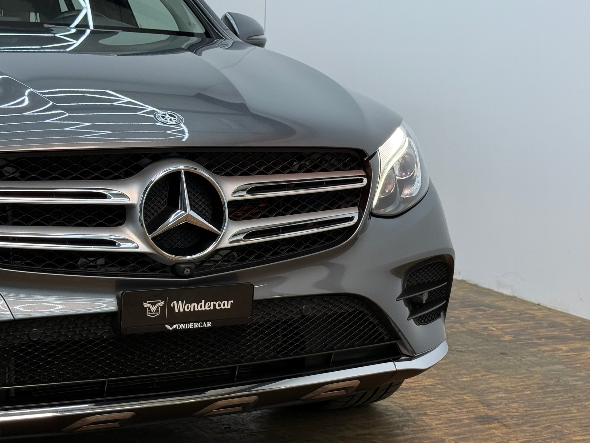 MERCEDES-BENZ GLC 350 d AMG Line 4Matic 9G-Tronic-showroom-element-3