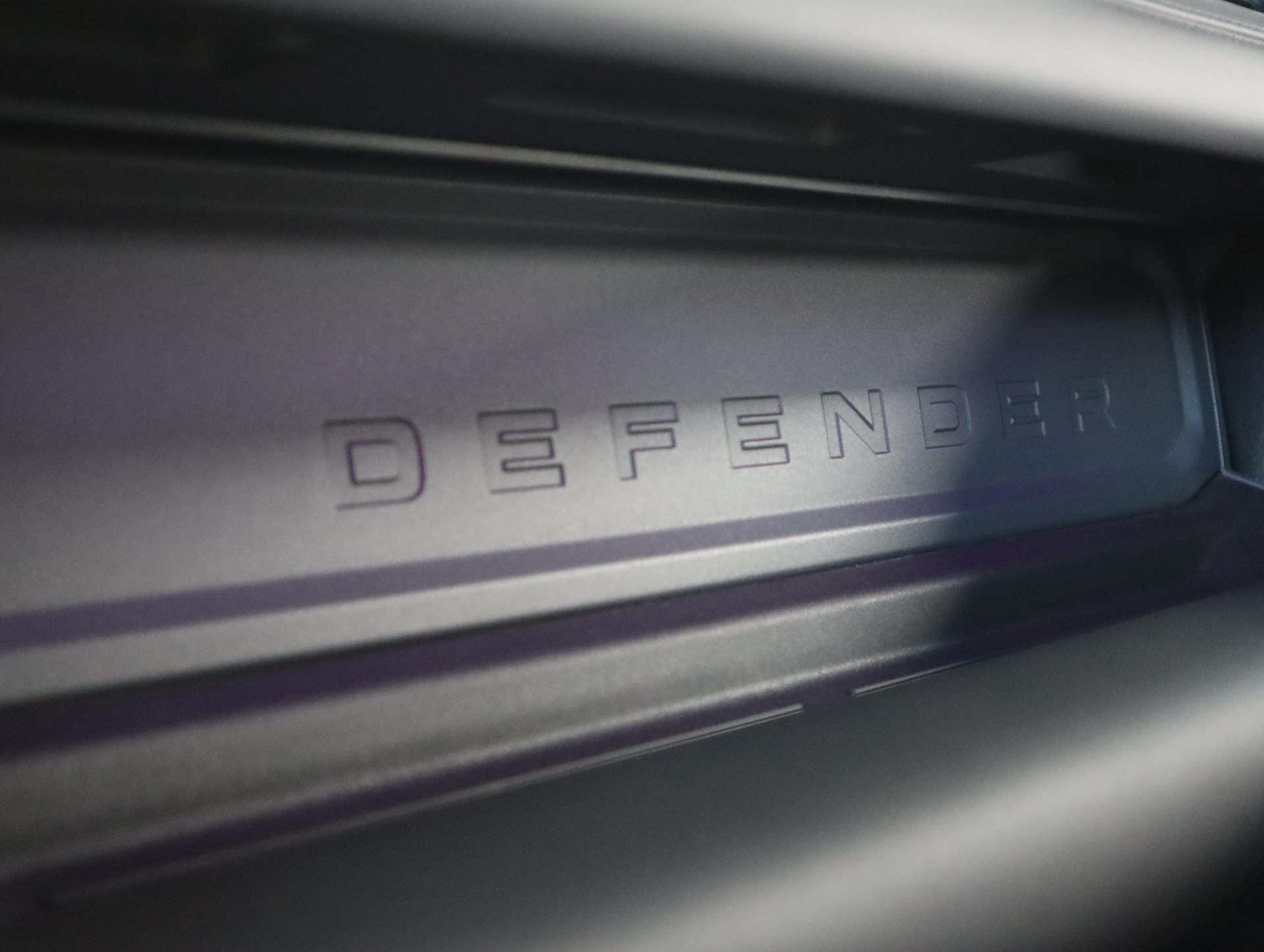LAND ROVER Defender 110 3.0 D I6 350 X-Dynamic HSE AWD AT8-image-23