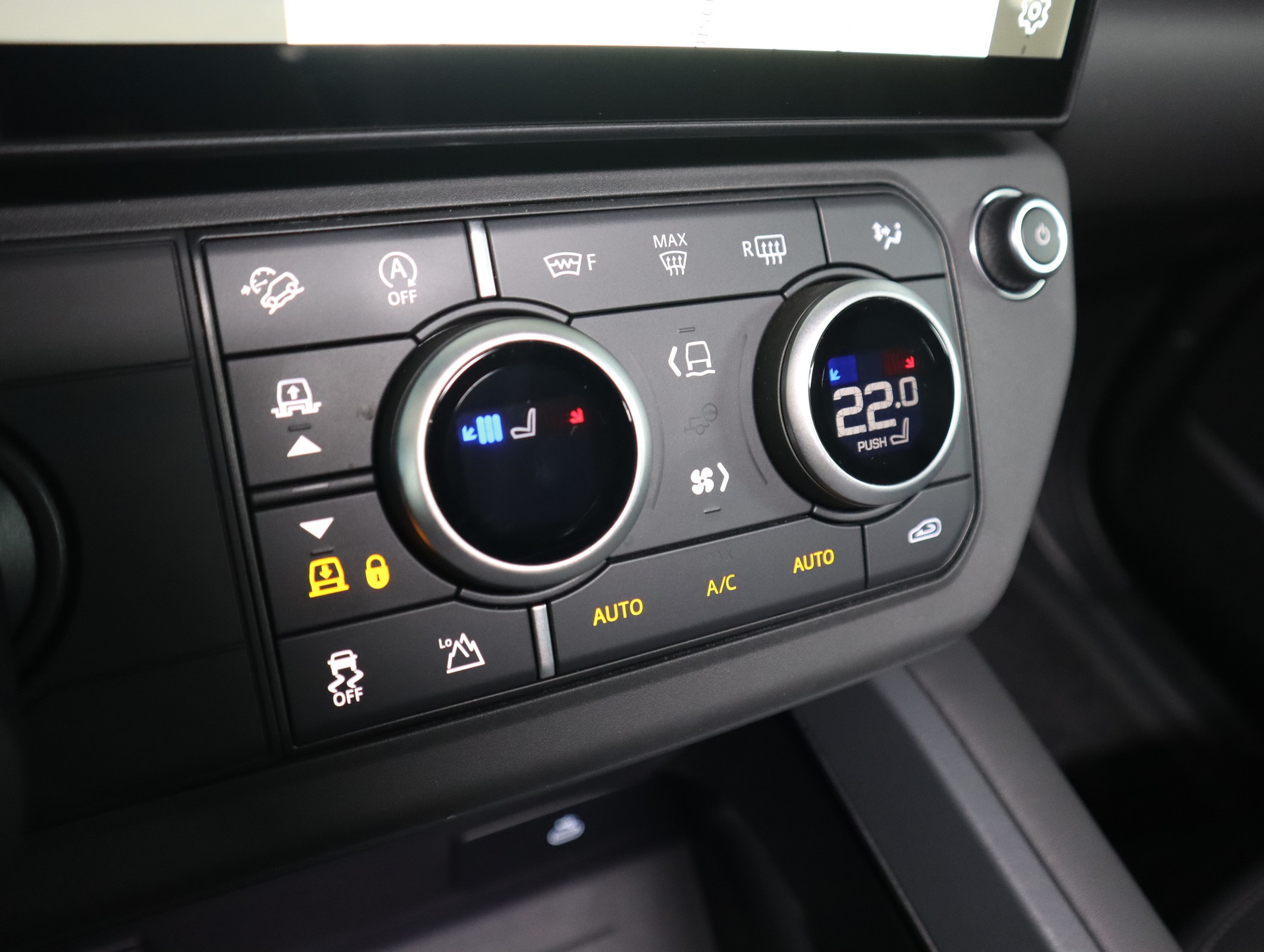 LAND ROVER Defender 110 3.0 D I6 350 X-Dynamic HSE AWD AT8-image-18