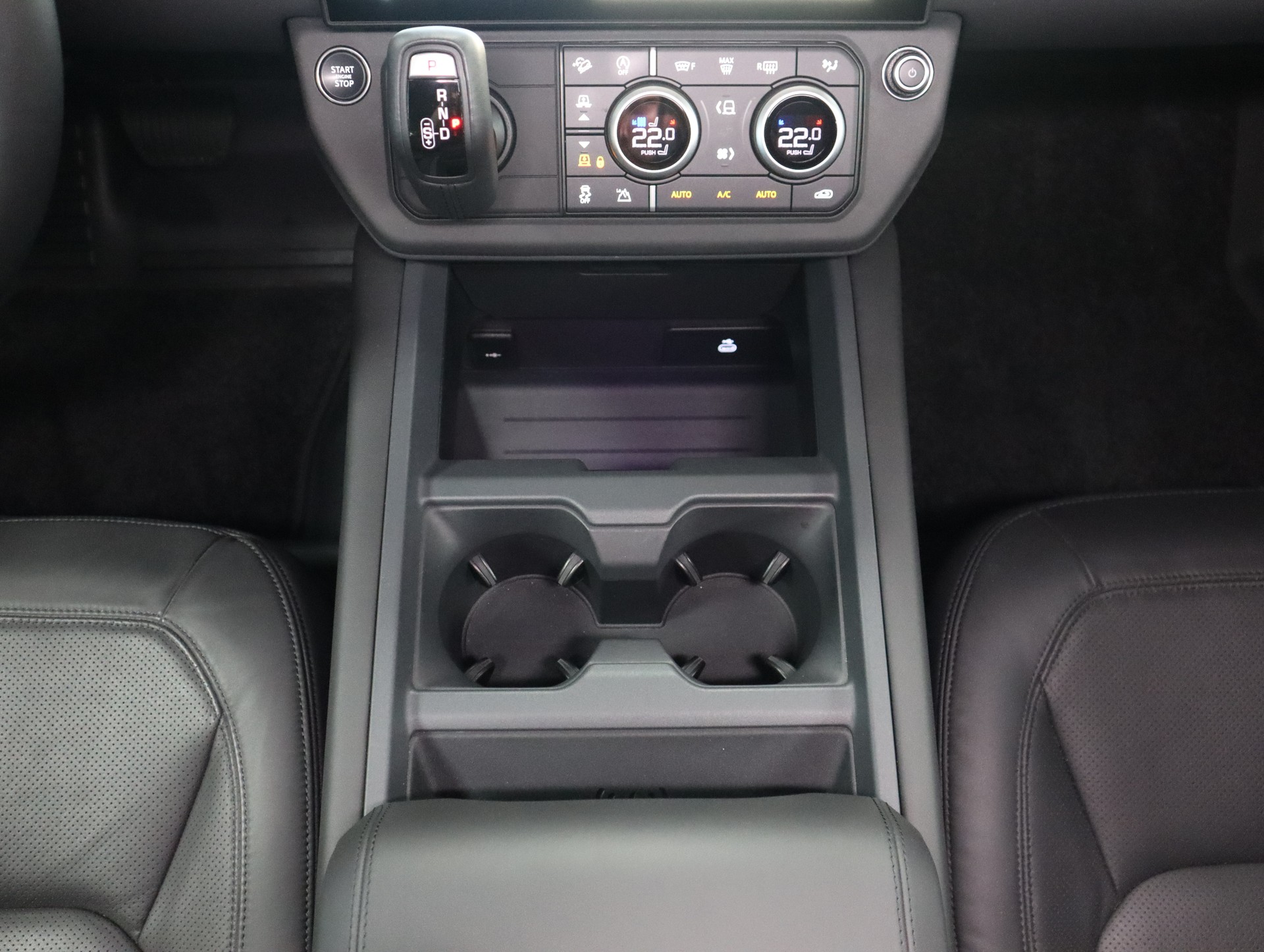LAND ROVER Defender 110 3.0 D I6 350 X-Dynamic HSE AWD AT8-image-17
