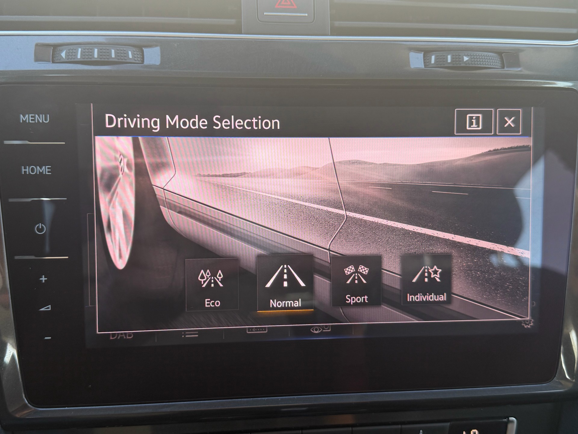 VW Golf Variant 2.0 TDI Comfortline DSG-image-27