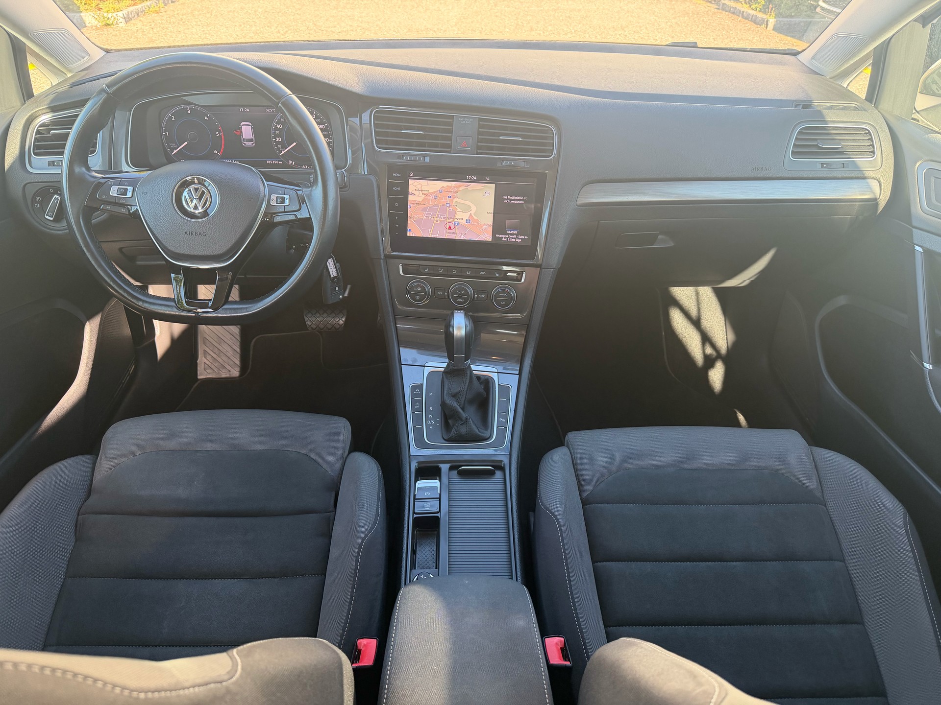 VW Golf Variant 2.0 TDI Comfortline DSG-image-10