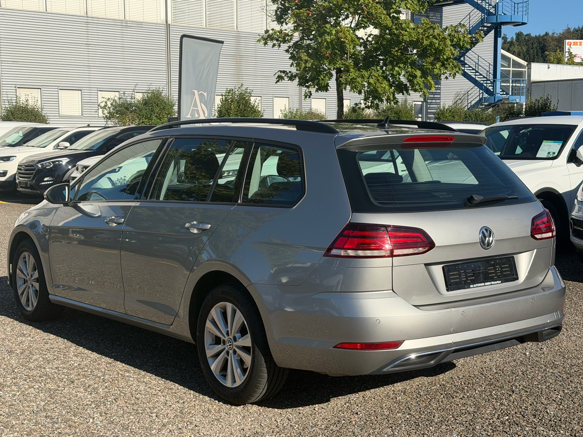 VW Golf Variant 2.0 TDI Comfortline DSG-image-6
