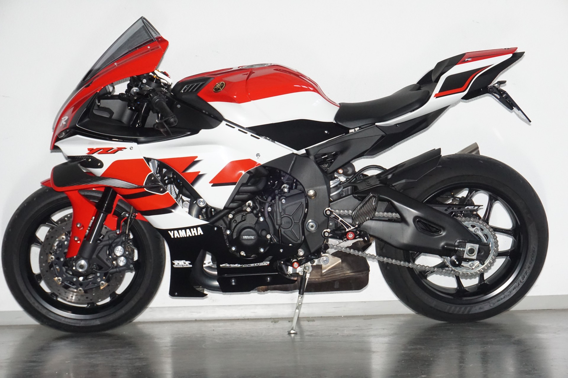 YAMAHA YZF-R1 ABS-image-1