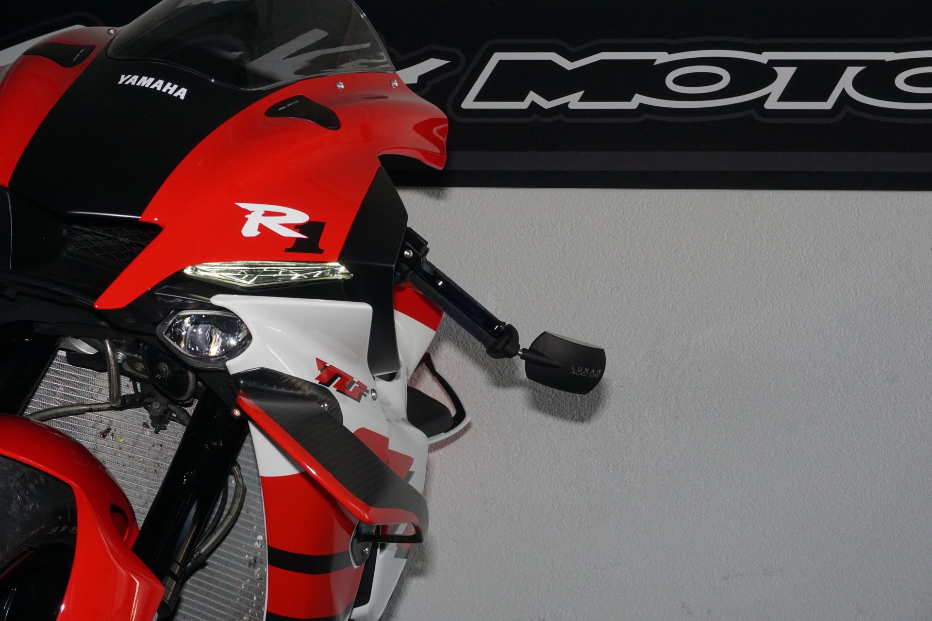 YAMAHA YZF-R1 ABS-image-4
