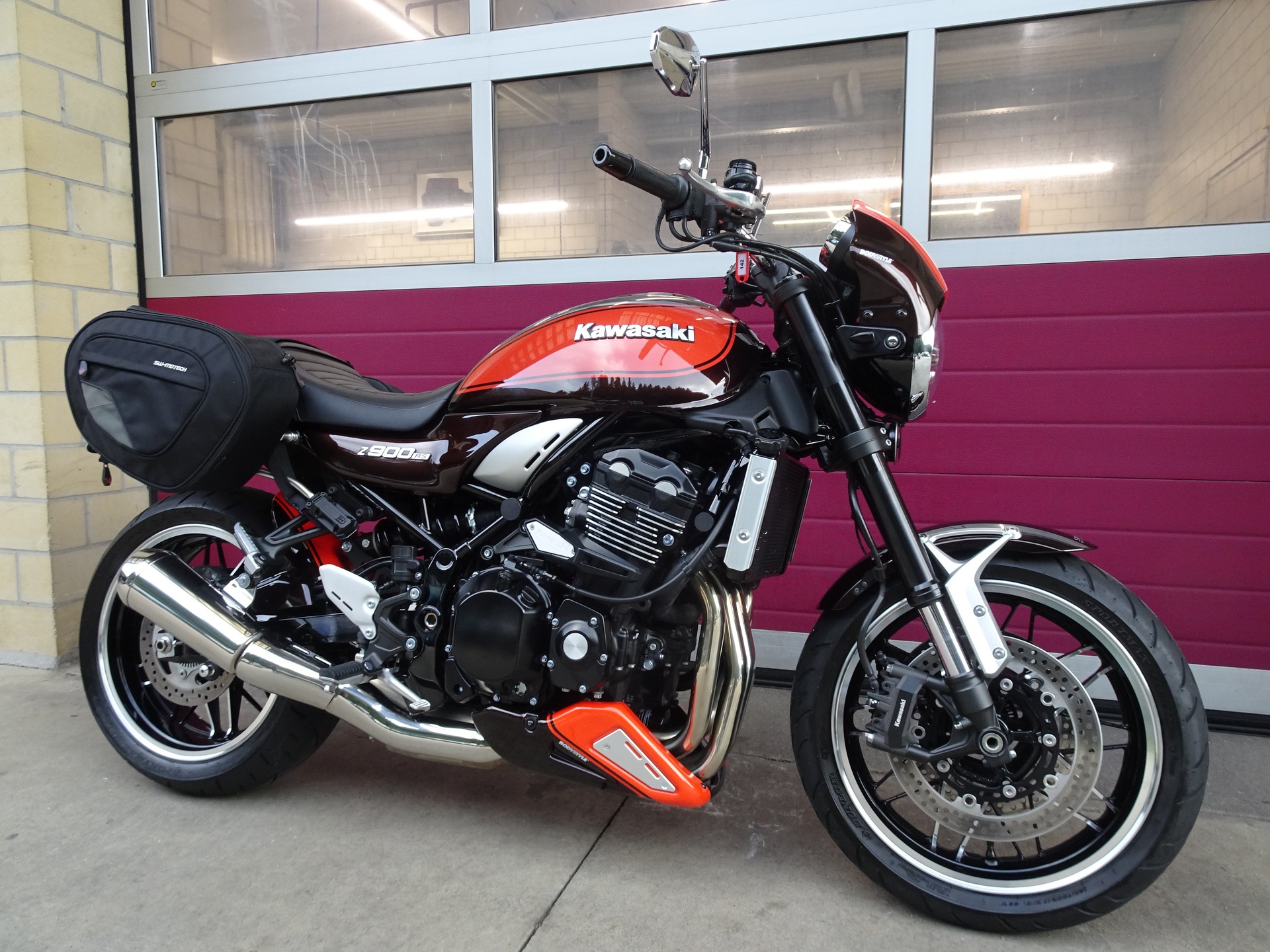 KAWASAKI Z 900 RS-image-10