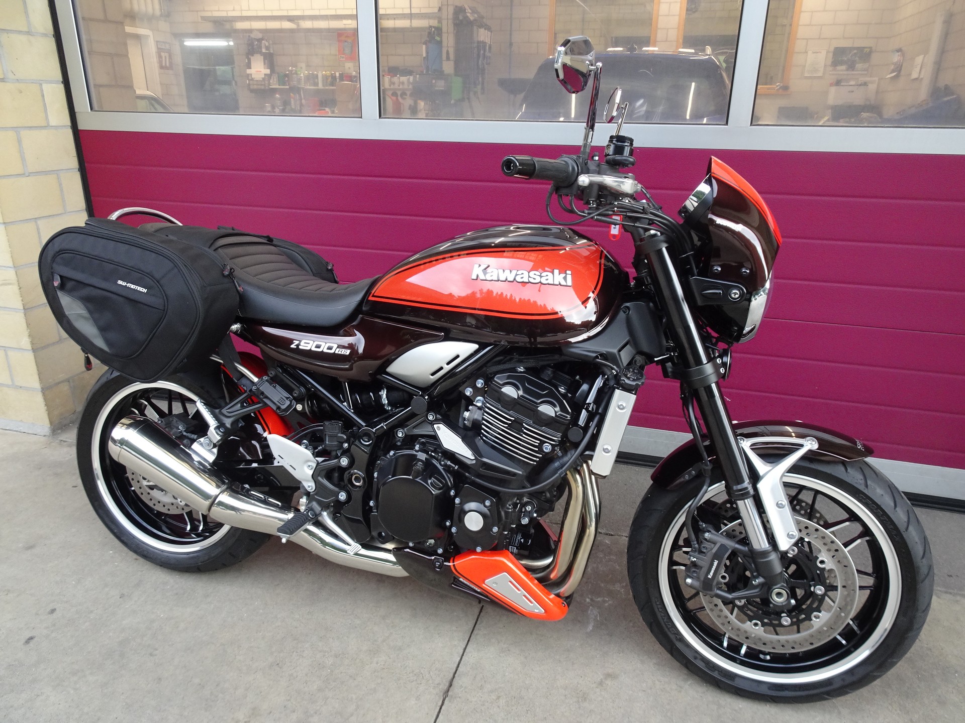 KAWASAKI Z 900 RS-image-2