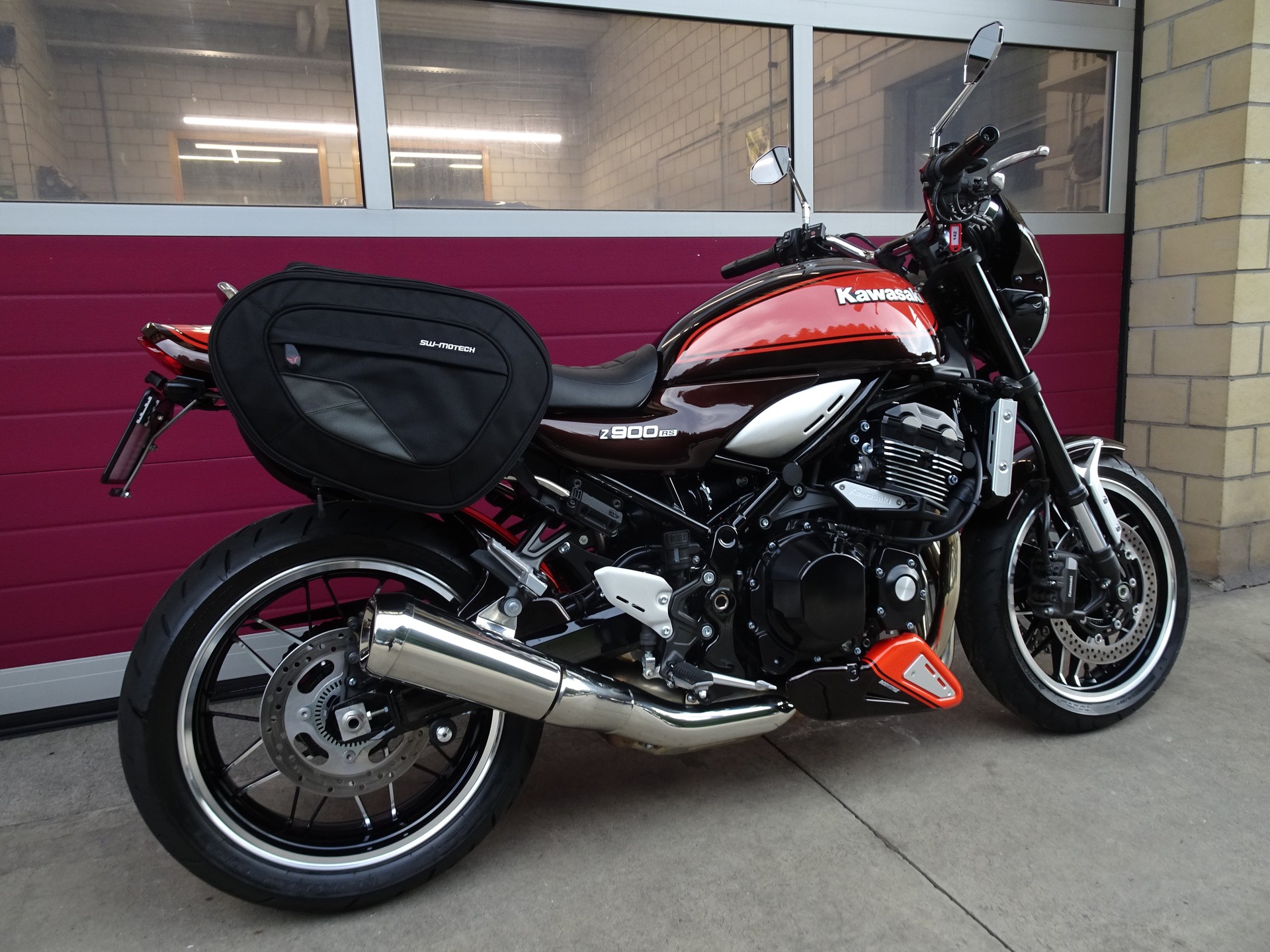 KAWASAKI Z 900 RS-image-8