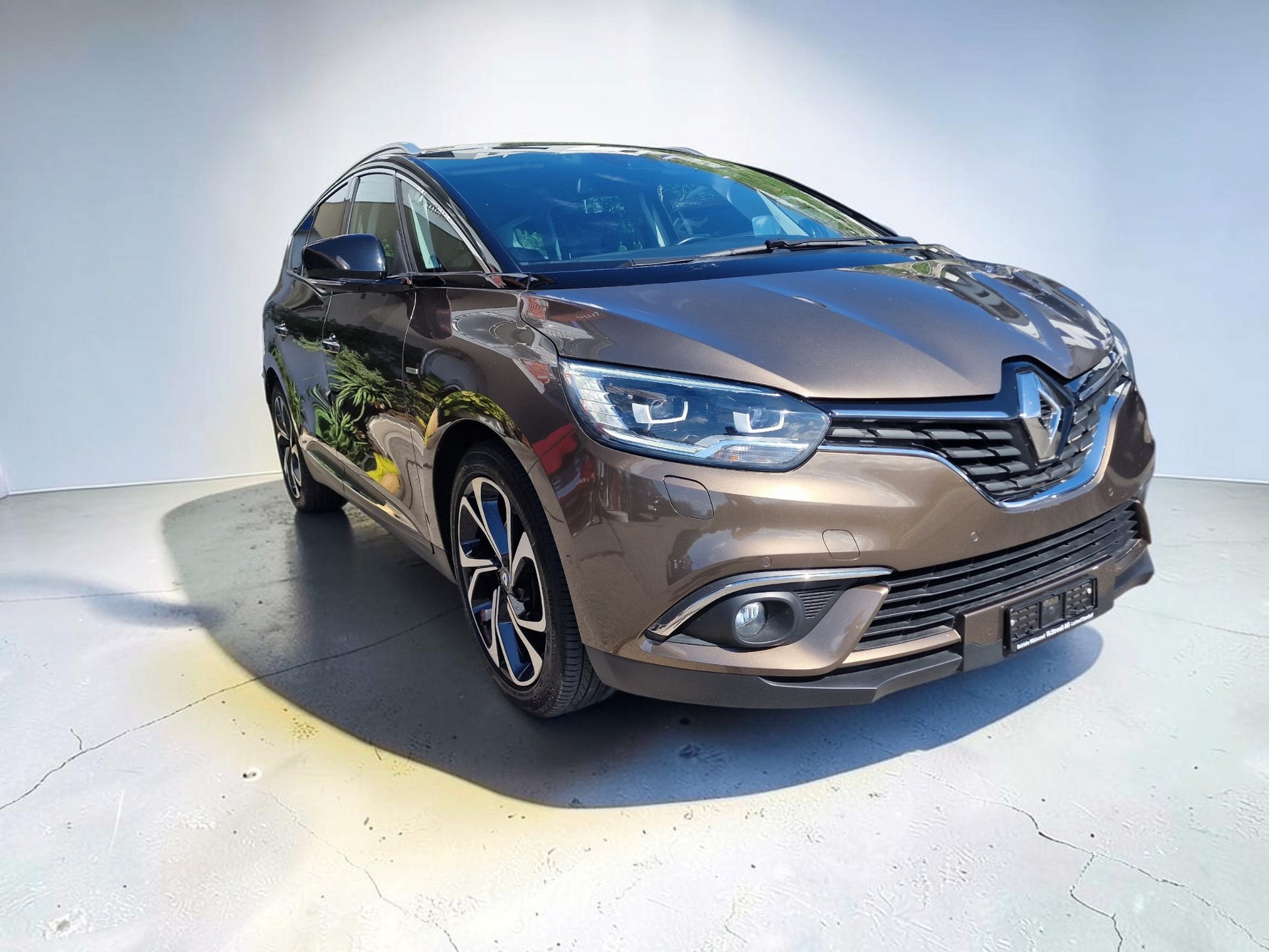 RENAULT Grand Scénic 1.6 dCi Bose EDC 8xAlu 12Mt Gara MFK Neu-showroom-element-3