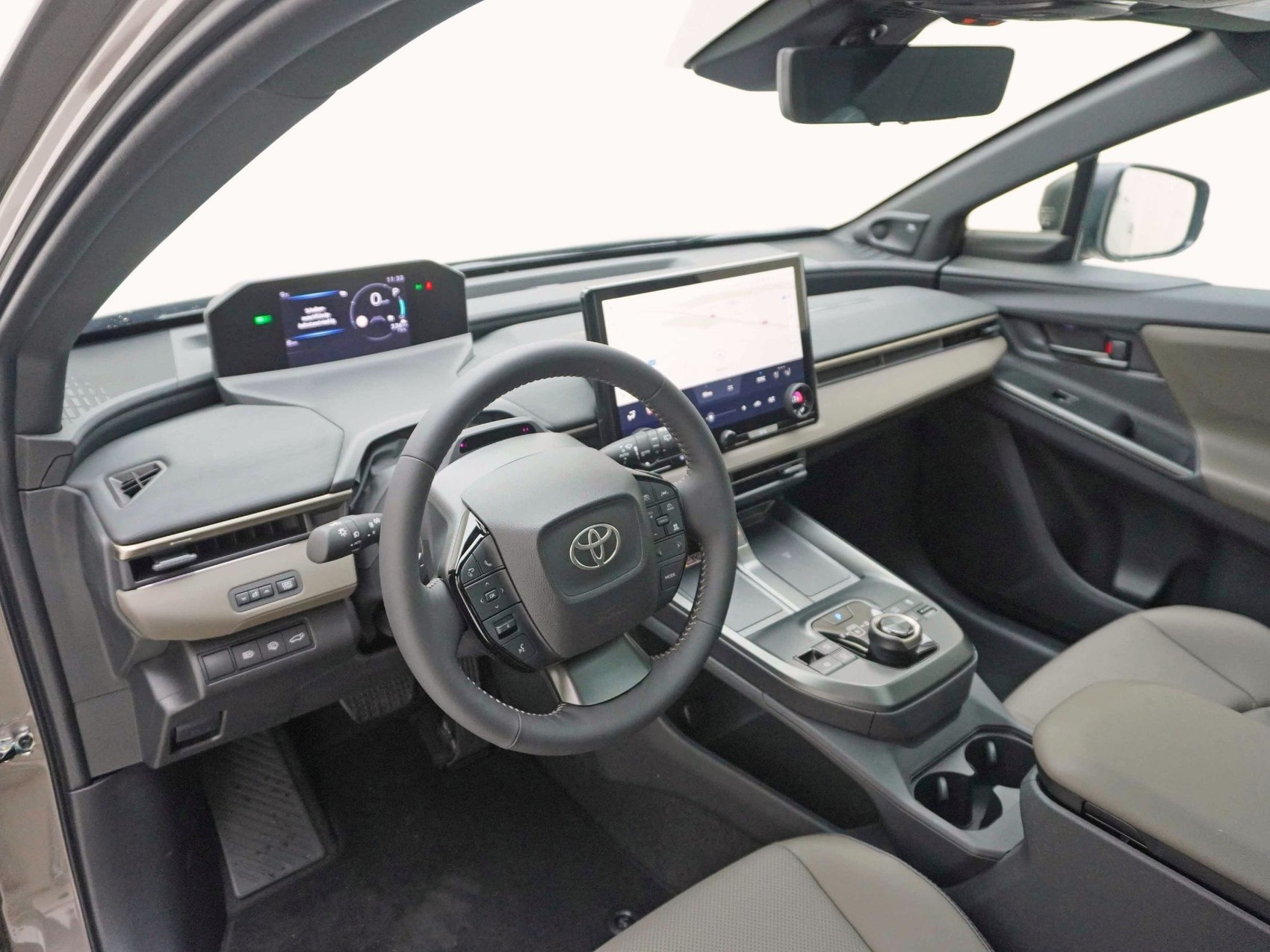 TOYOTA bZ4X Touring Premium AWD ** inkl. W-Räder **-image-8