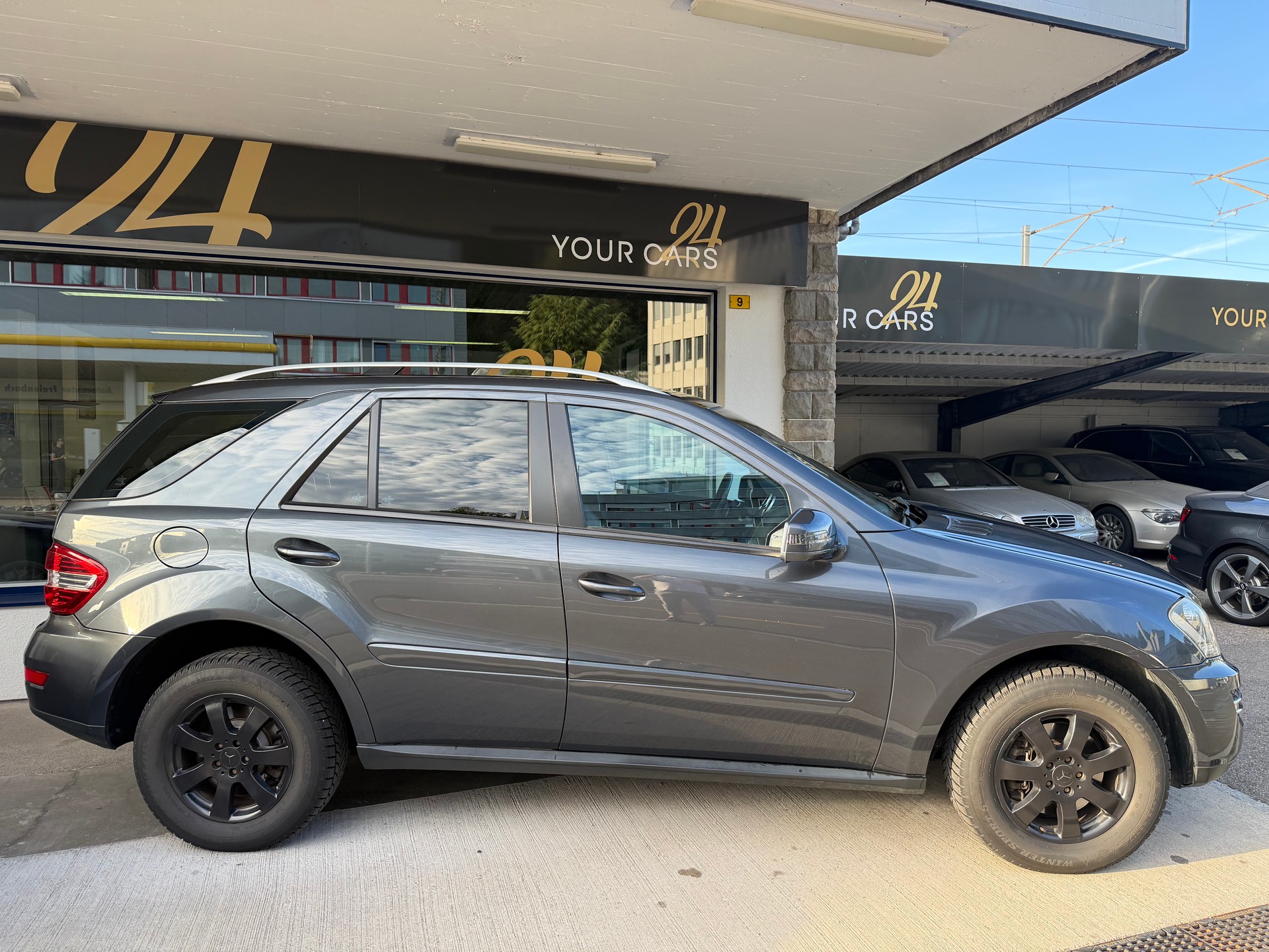 MERCEDES-BENZ ML 300 CDI Blue Efficiency 4Matic 7G-Tronic-showroom-element-3
