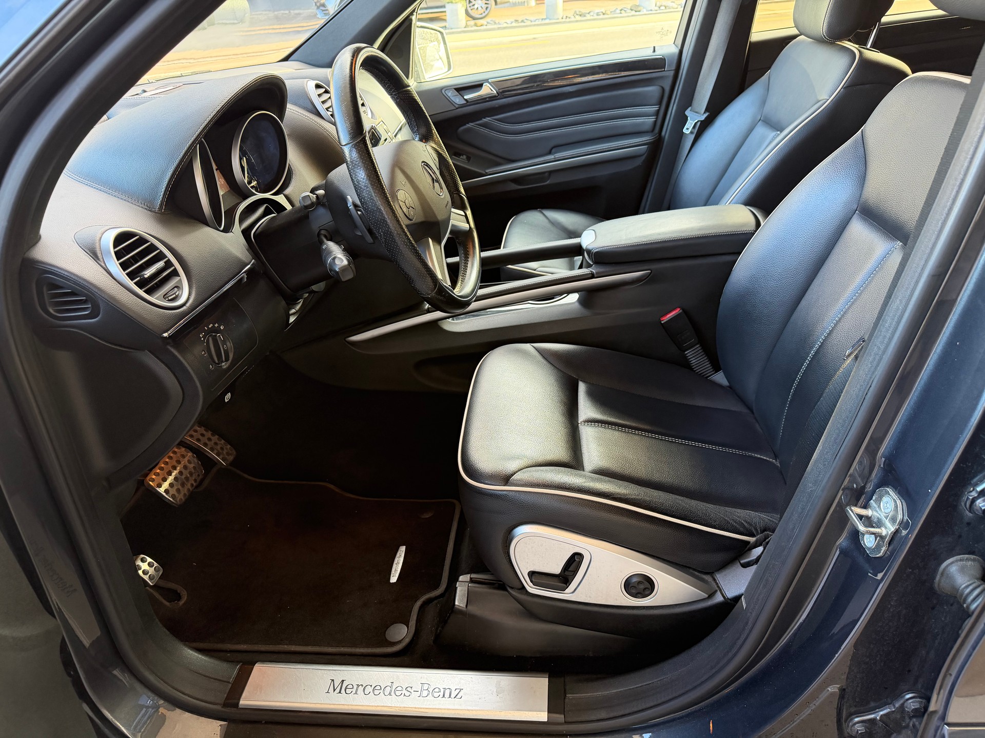 MERCEDES-BENZ ML 300 CDI Blue Efficiency 4Matic 7G-Tronic-image-7