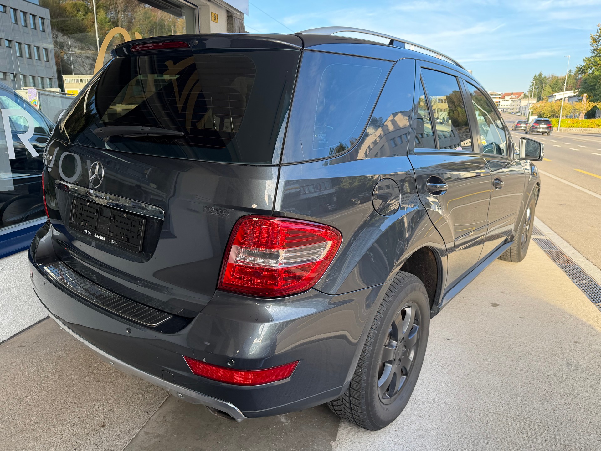 MERCEDES-BENZ ML 300 CDI Blue Efficiency 4Matic 7G-Tronic-image-4