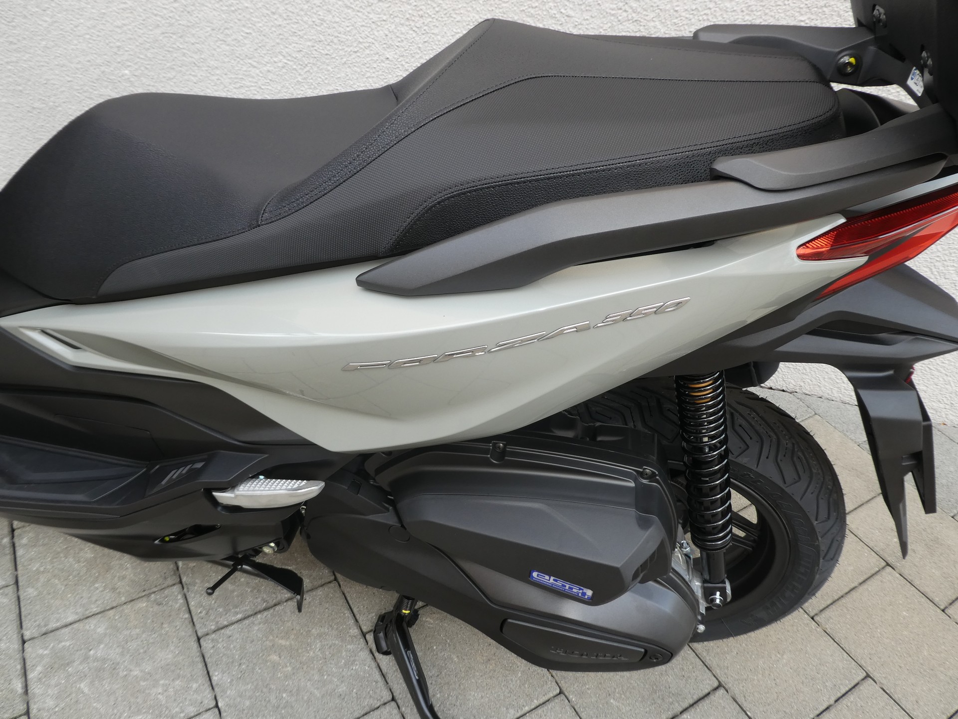 HONDA NSS 350 Smart Top Box-image-12