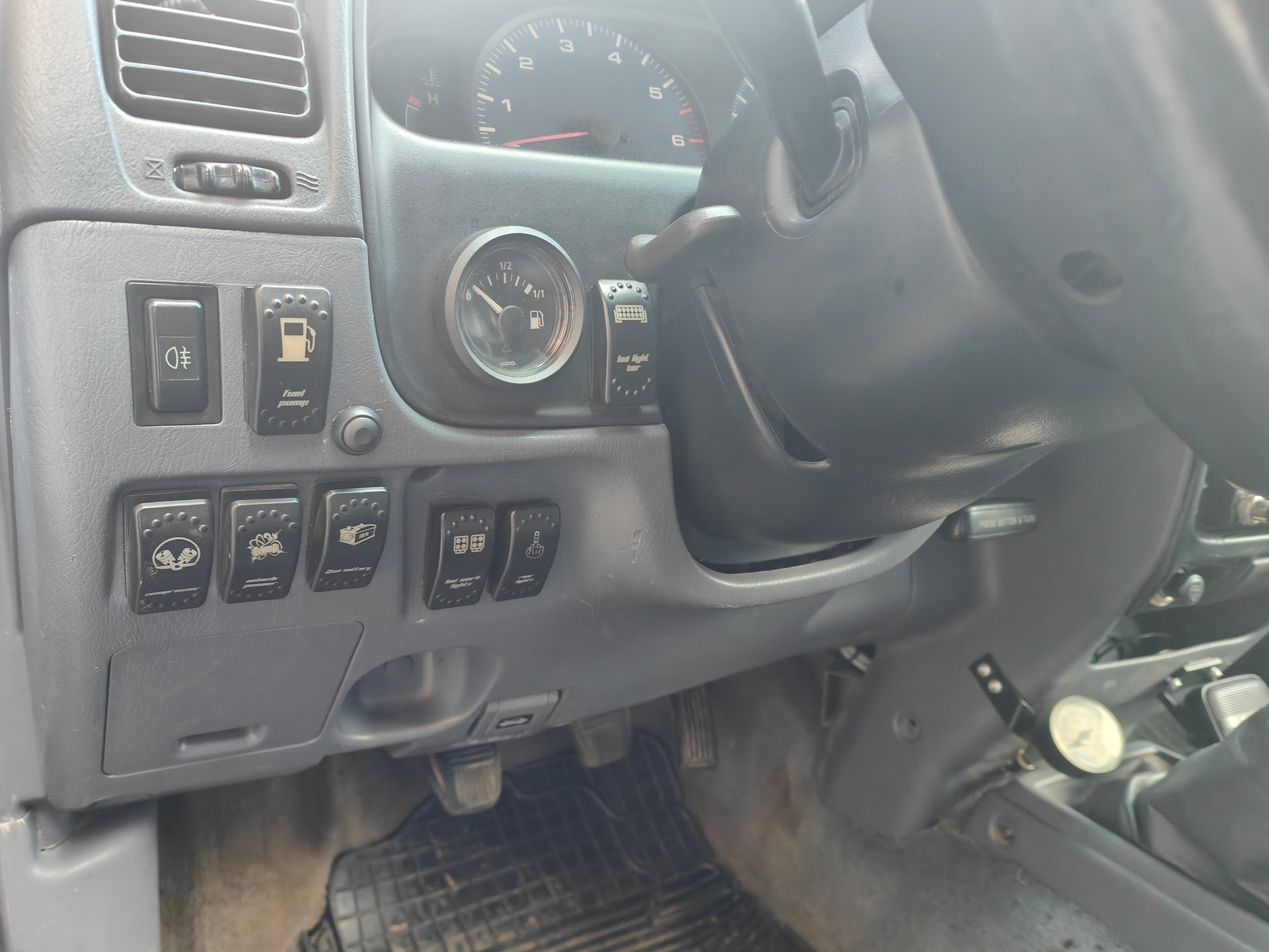 TOYOTA Hilux RZN 173 X-TRA Cab SR5-image-9