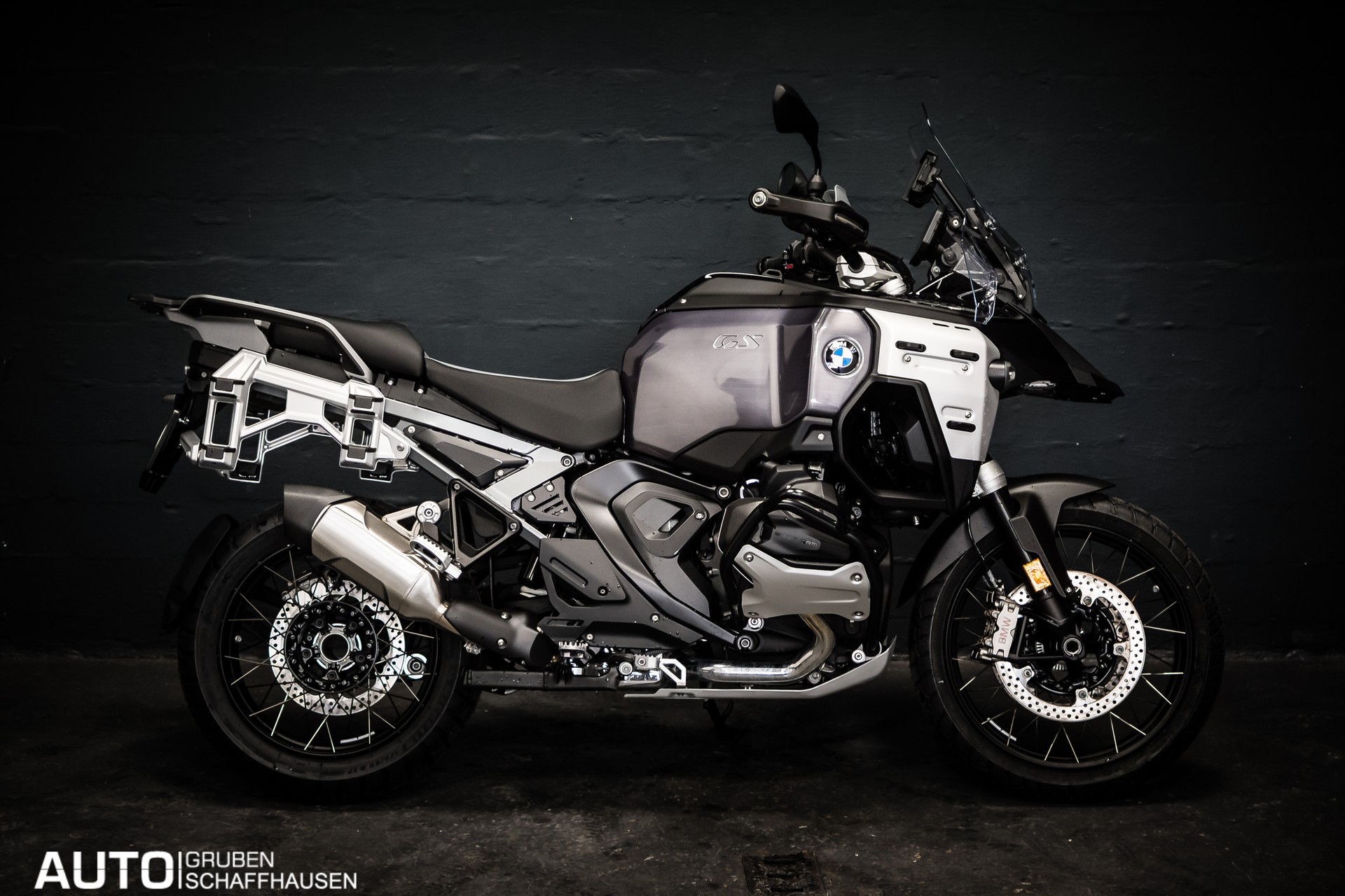 BMW R 1300 GS Adventure Triple Black-image-3