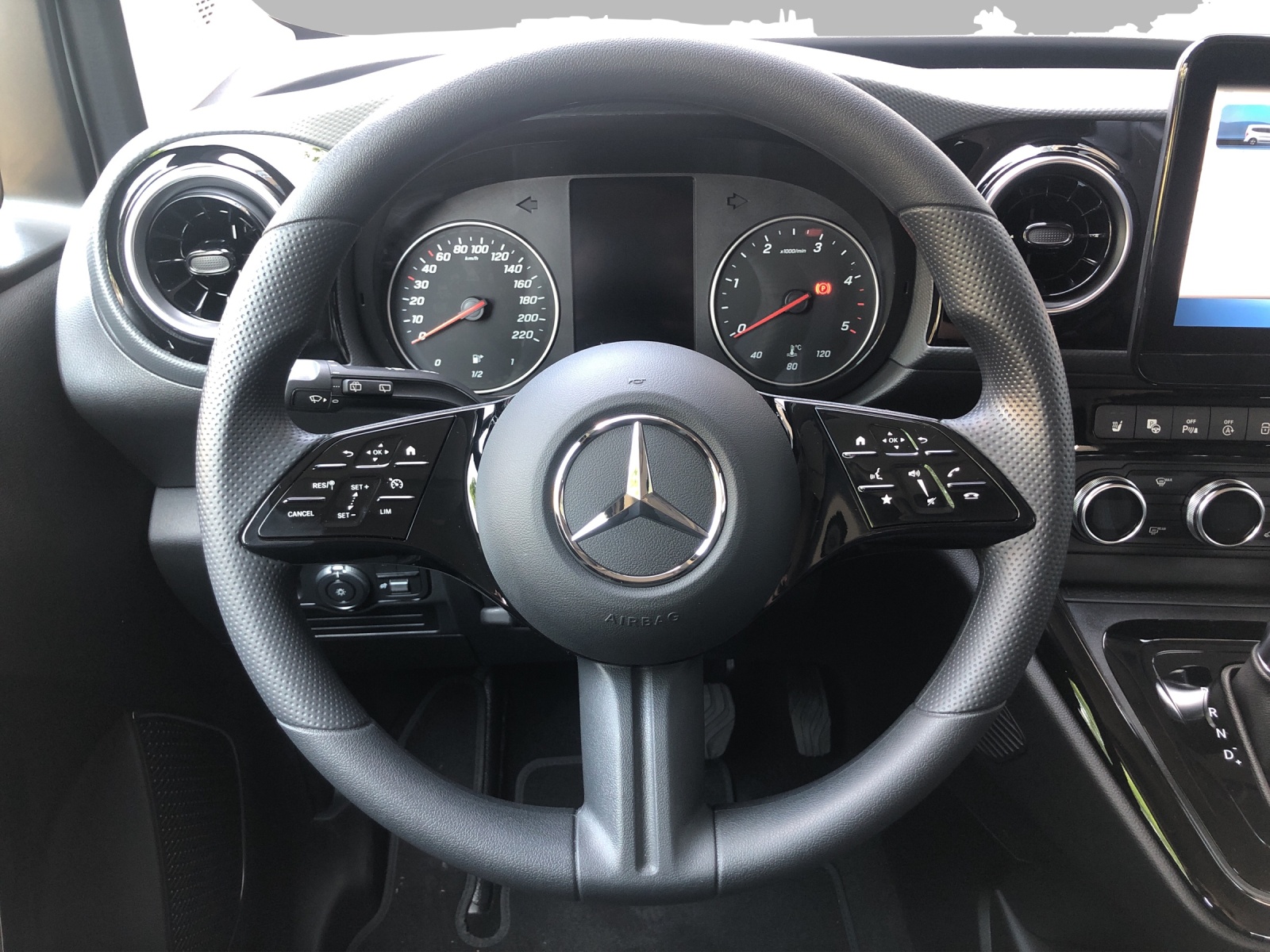 MERCEDES-BENZ T-Klasse 180D Style Automat-image-12