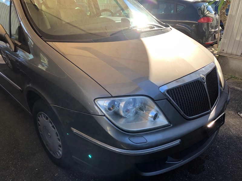 LANCIA Phedra 2.2 JTD 16V Executive 7 Plätze-image-8