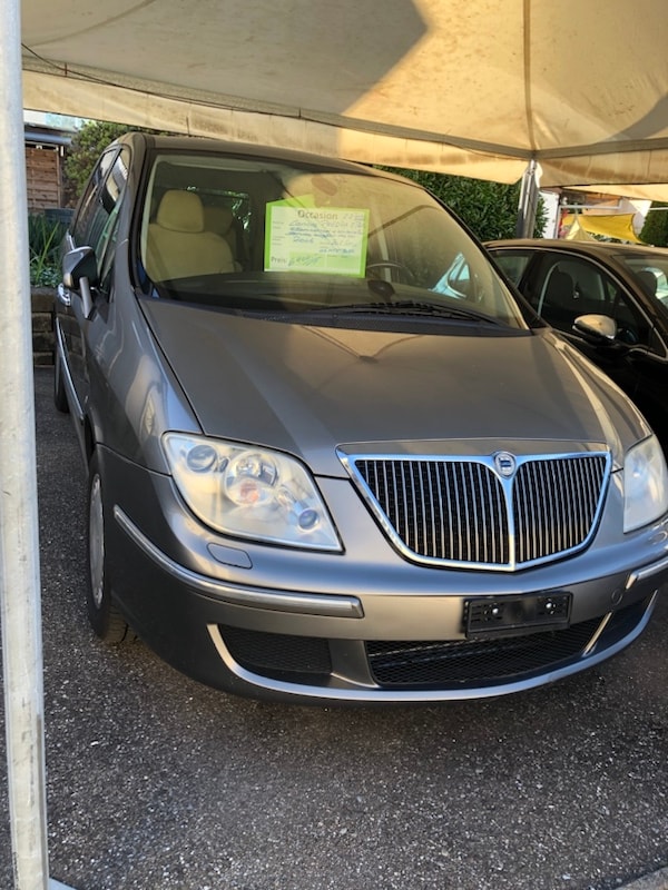 LANCIA Phedra 2.2 JTD 16V Executive 7 Plätze-image-7